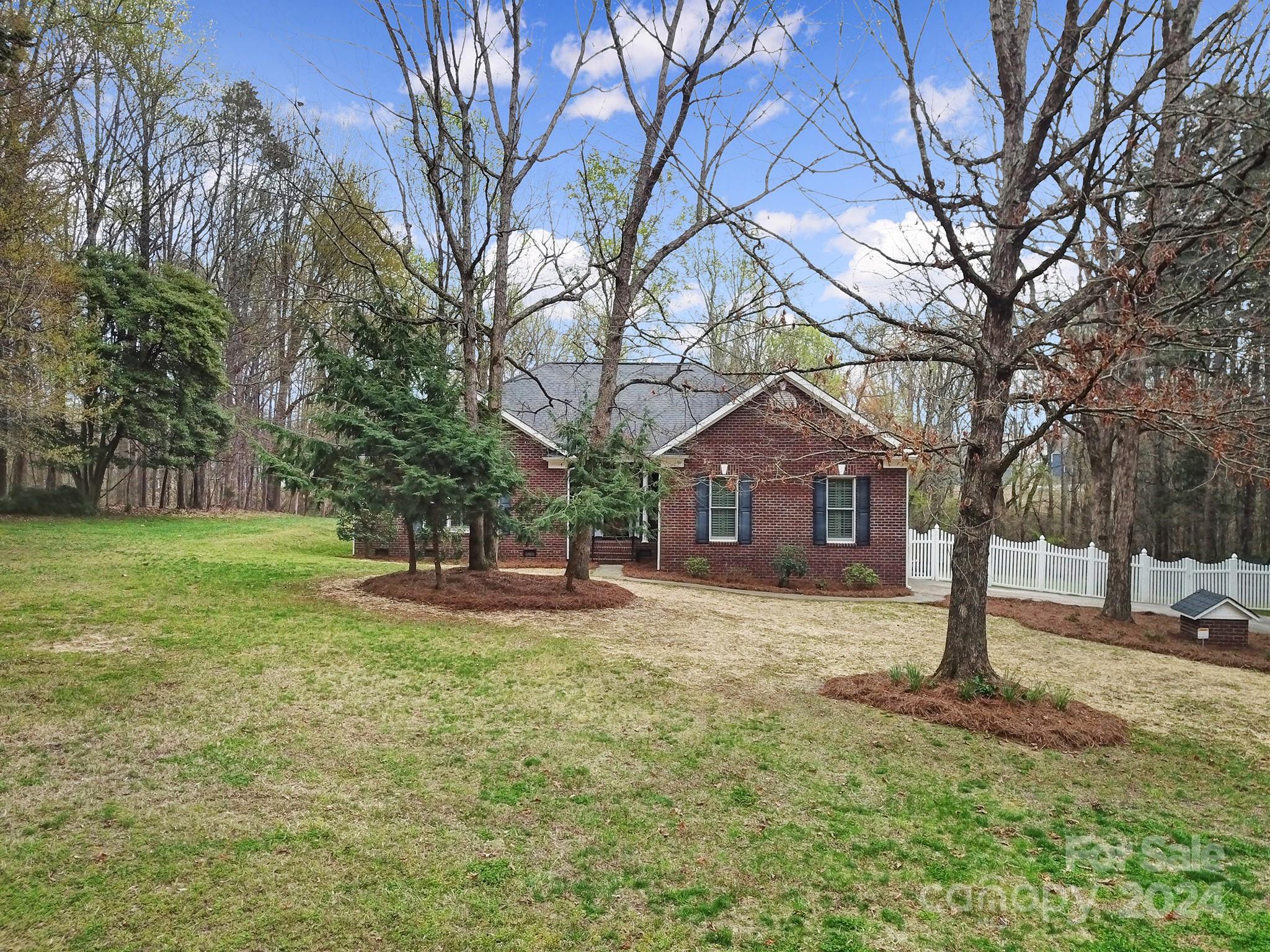 1885 Northfield Lane