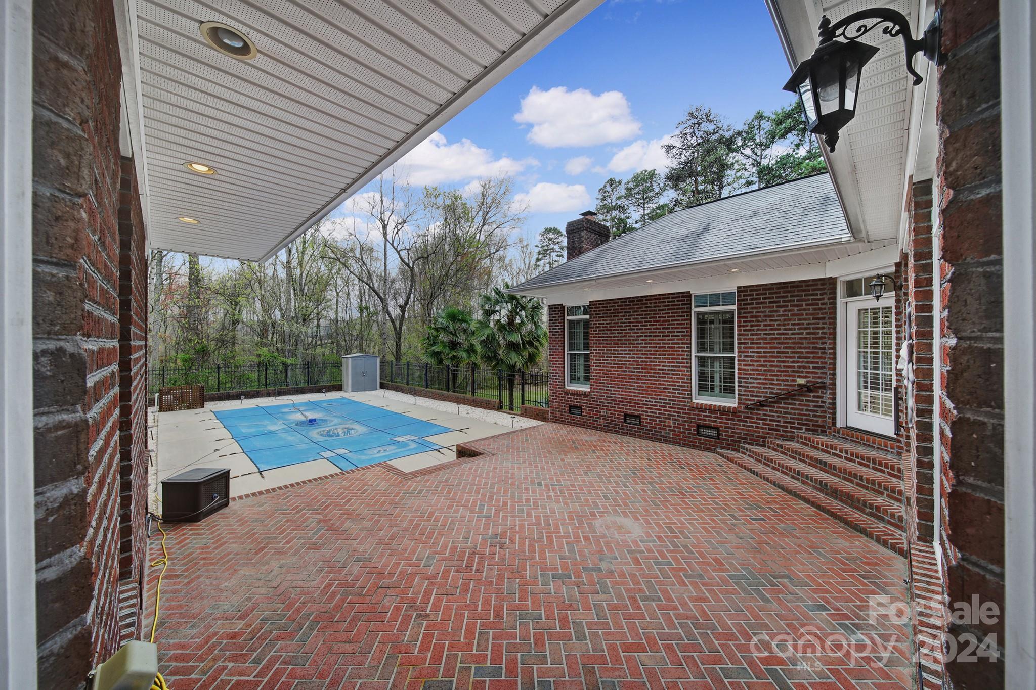 1885 Northfield Lane