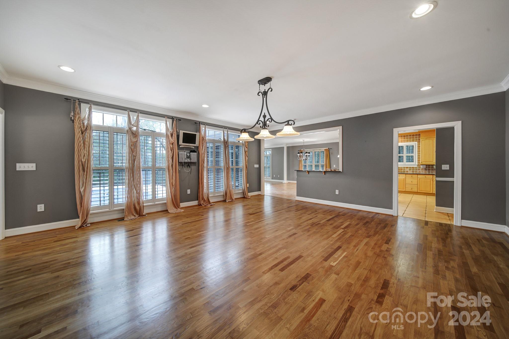 1885 Northfield Lane