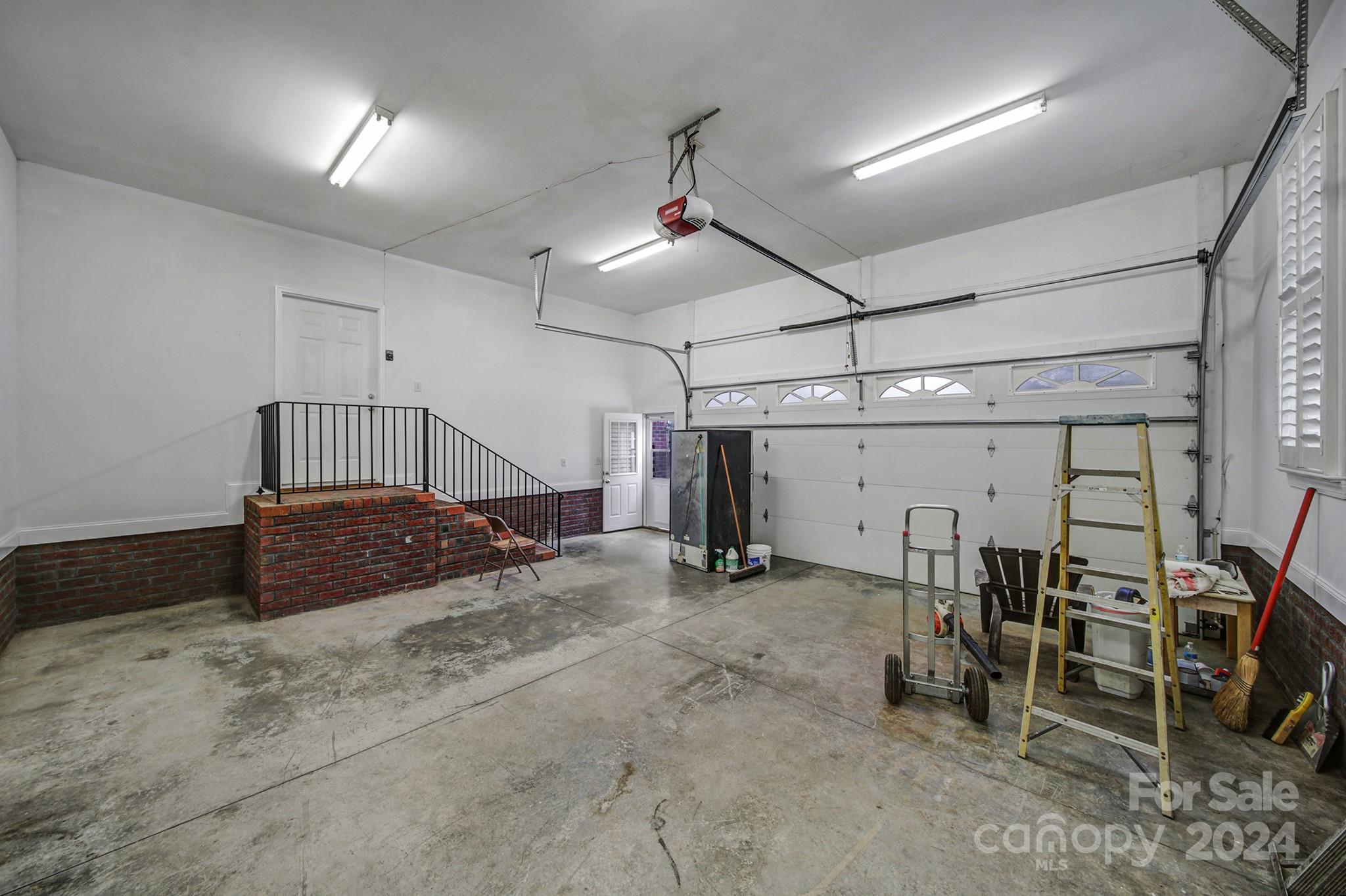 1885 Northfield Lane