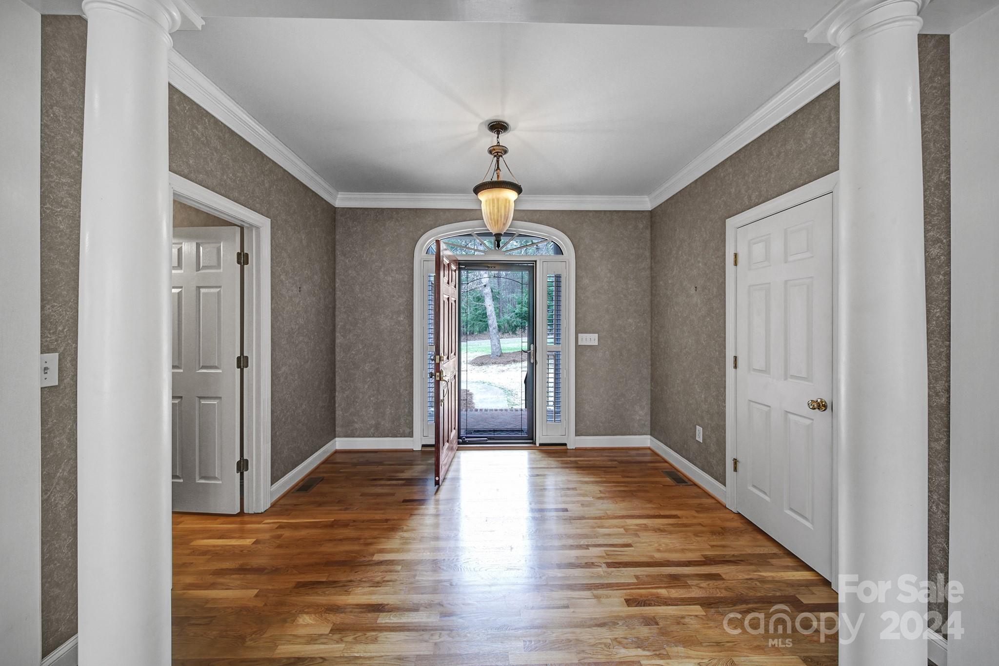 1885 Northfield Lane