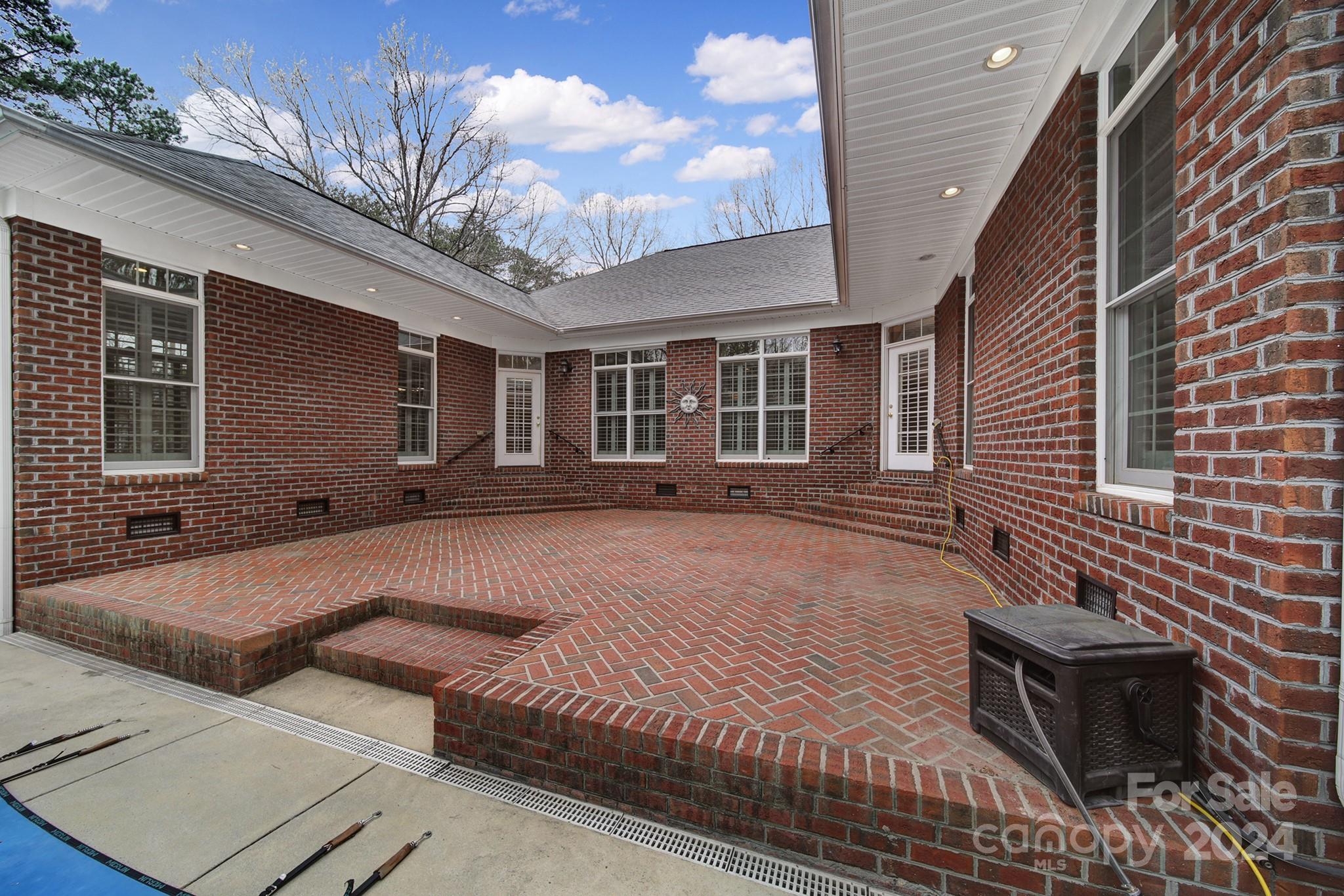 1885 Northfield Lane