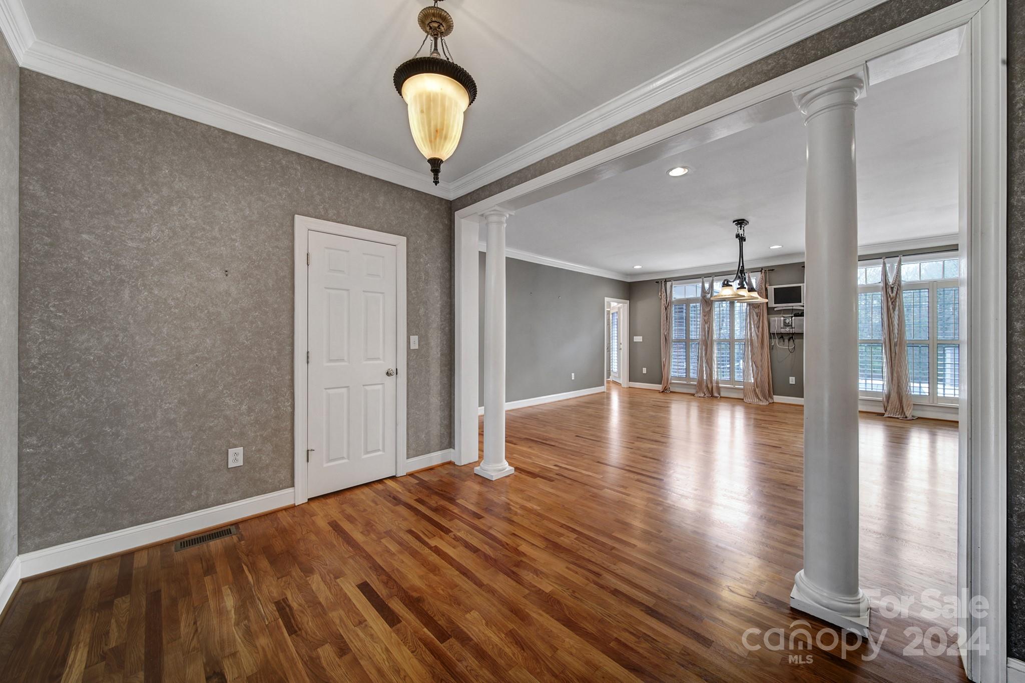 1885 Northfield Lane