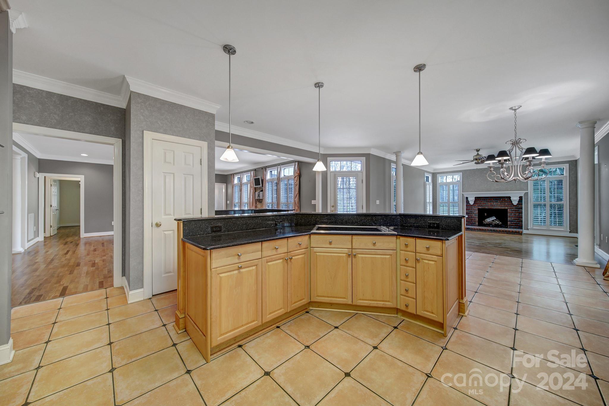 1885 Northfield Lane