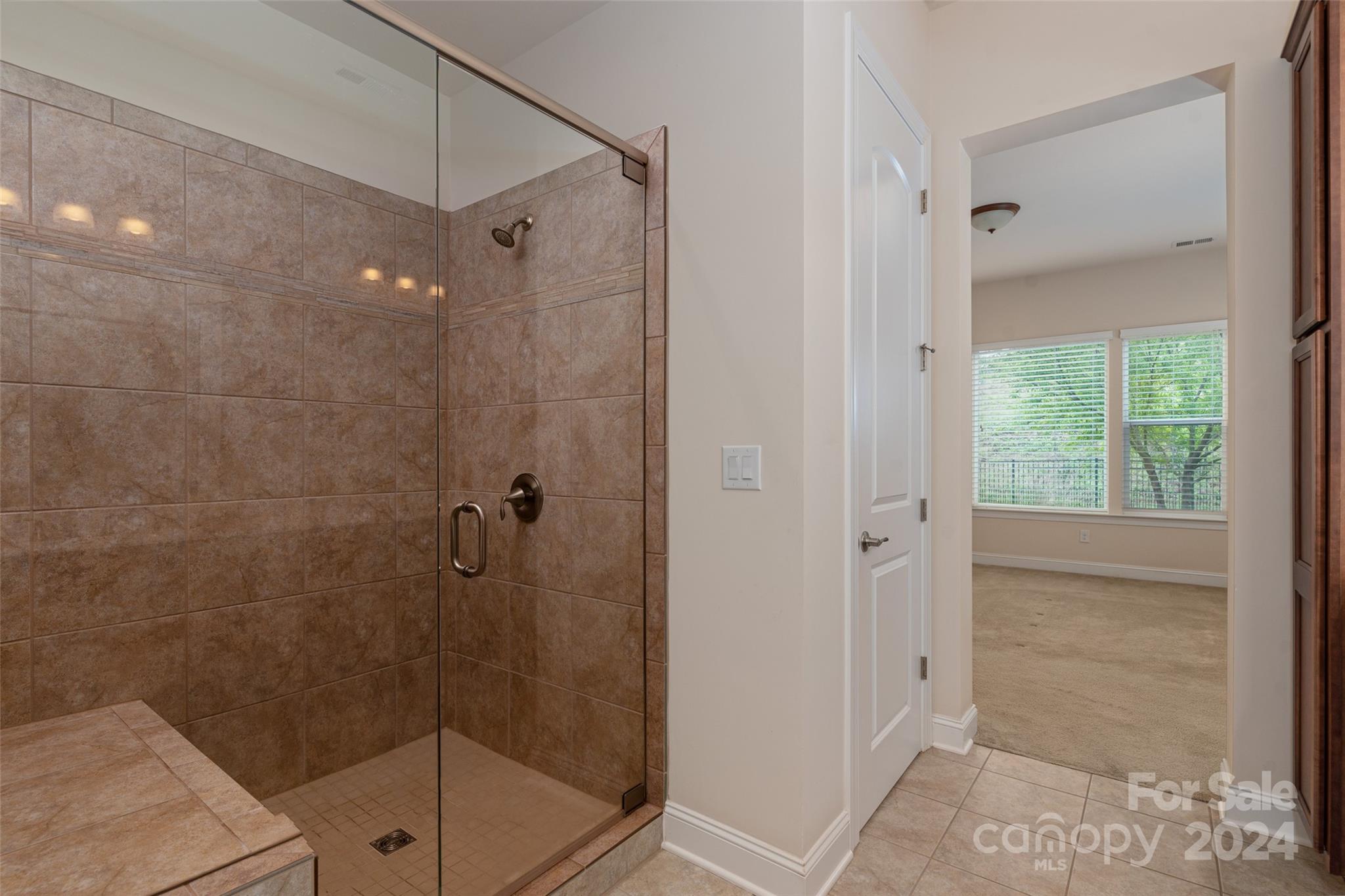 4727 Looking Glass Trail