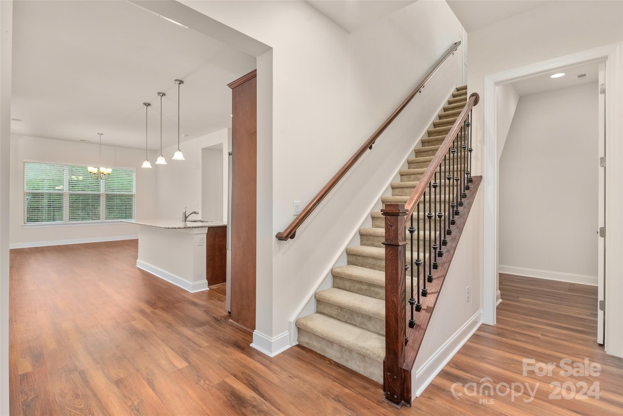 4727 Looking Glass Trail