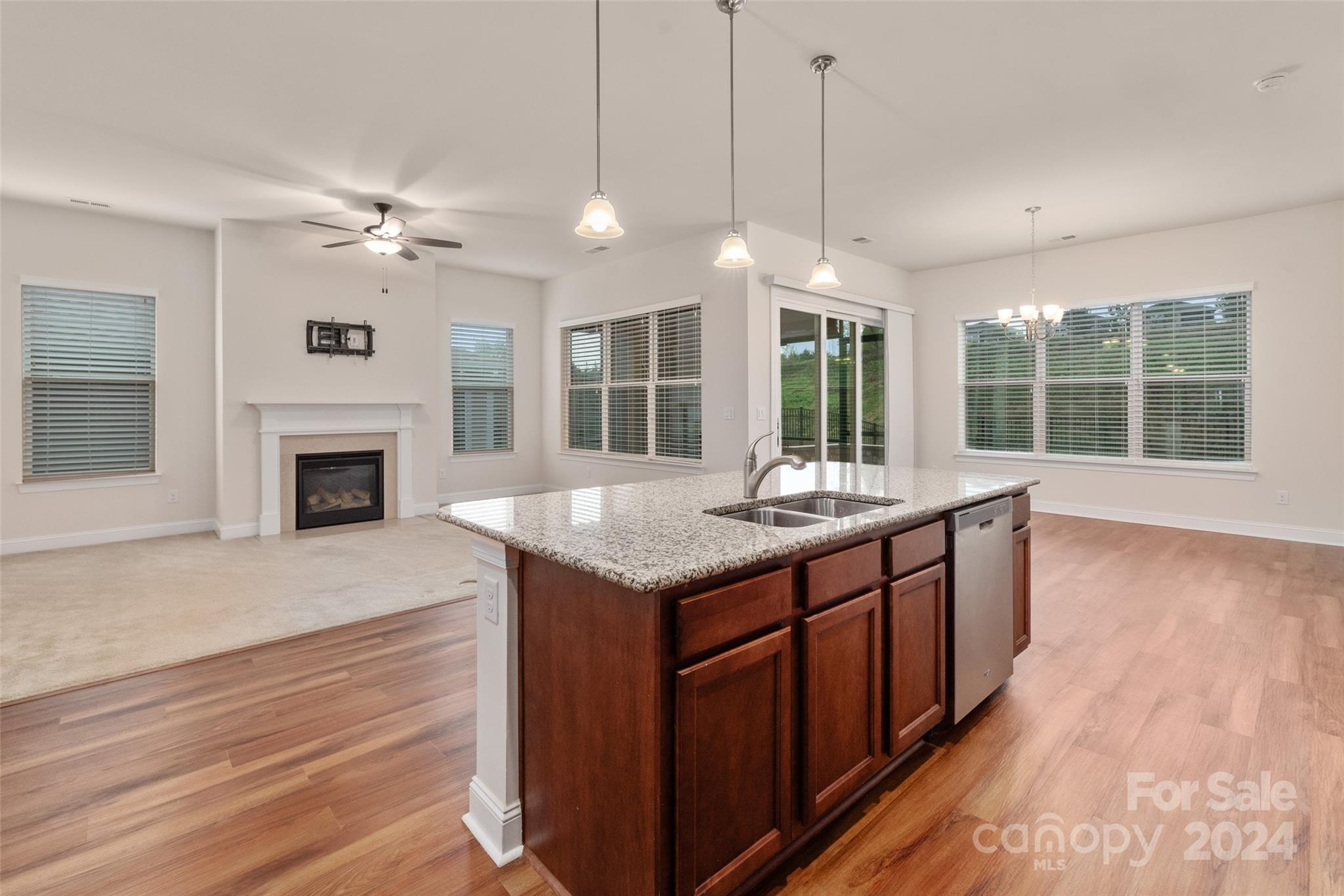 4727 Looking Glass Trail