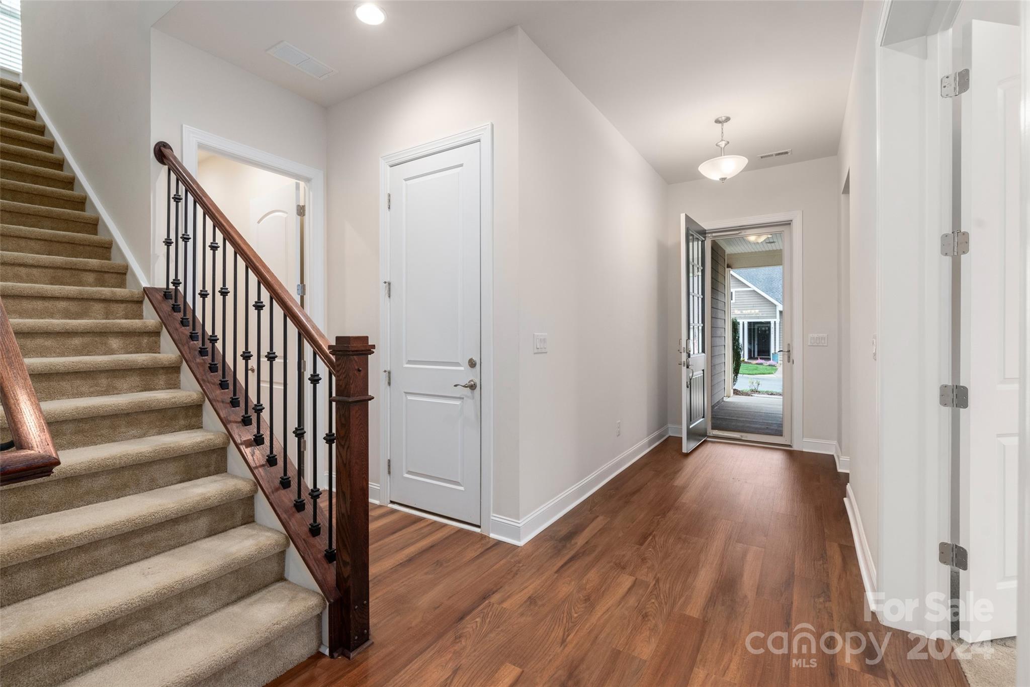 4727 Looking Glass Trail