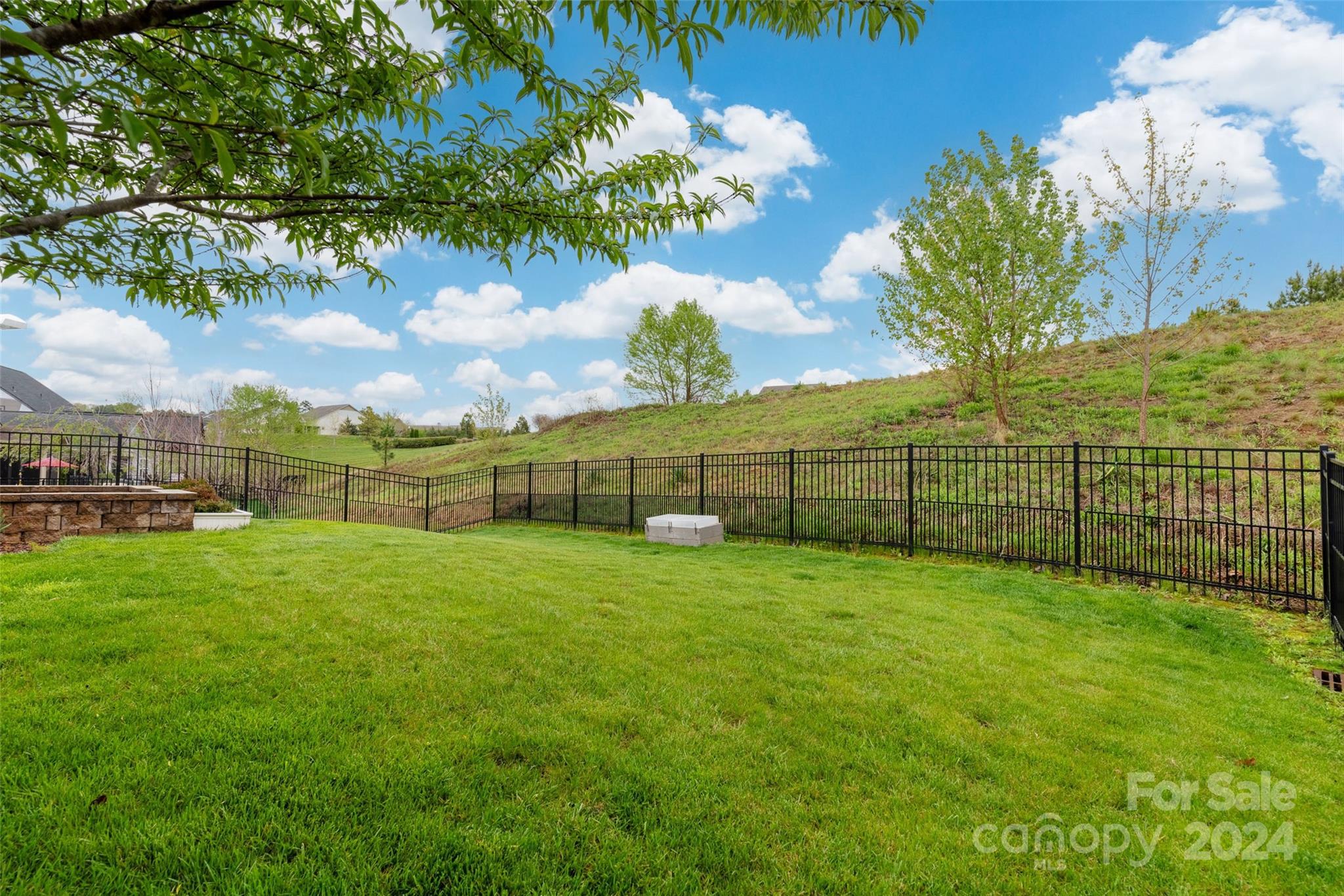 4727 Looking Glass Trail