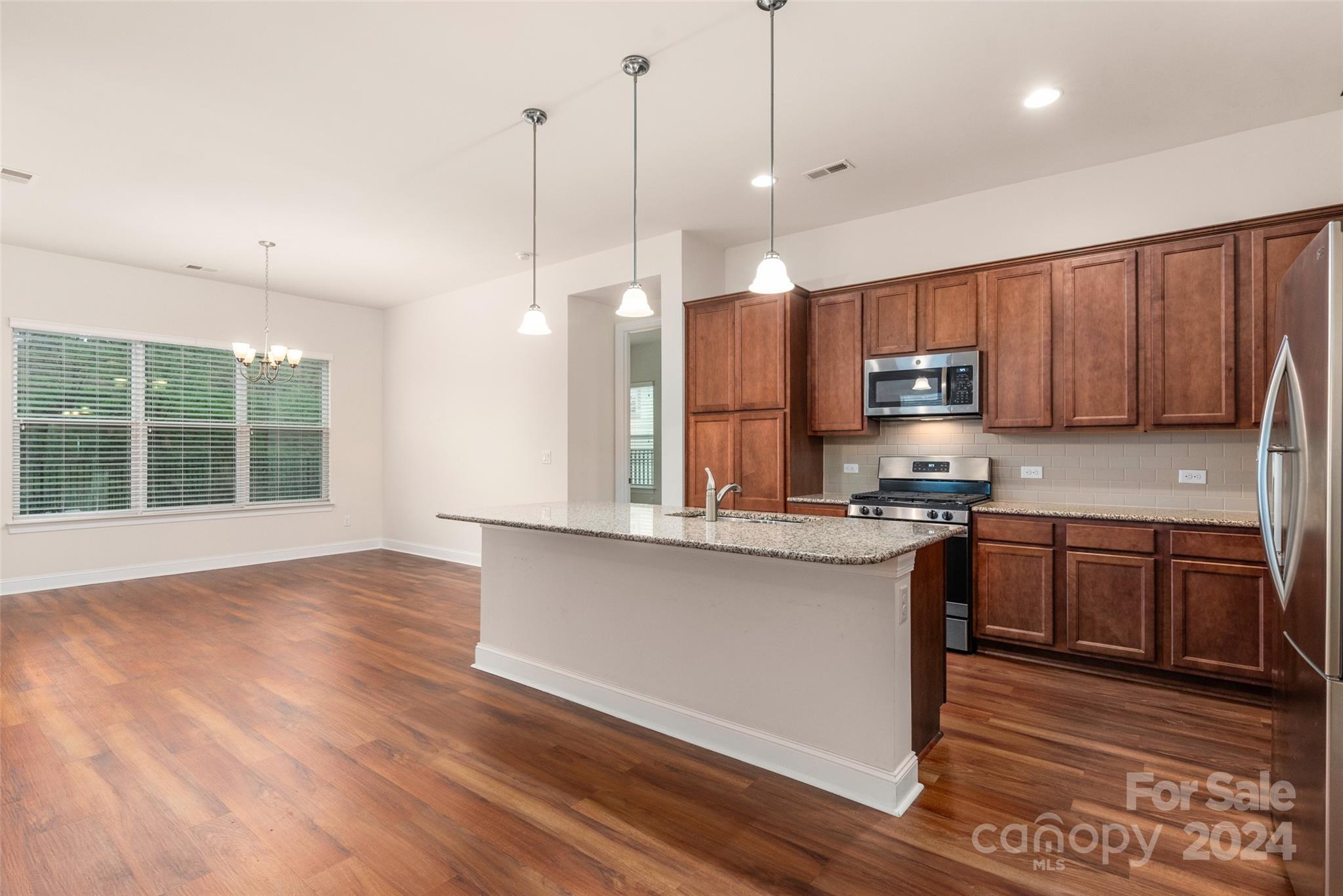 4727 Looking Glass Trail