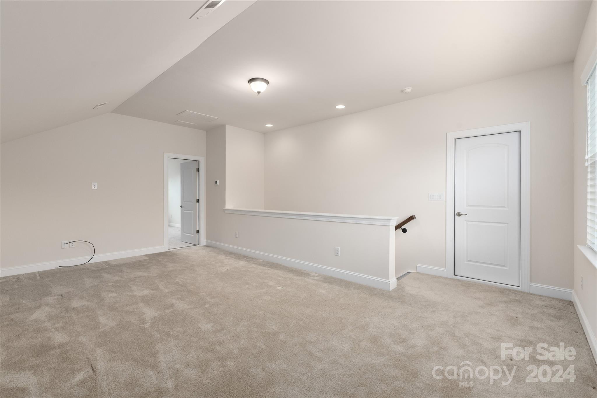 4727 Looking Glass Trail