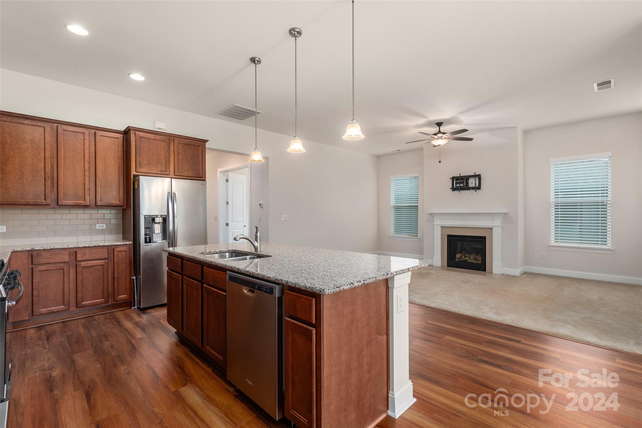 4727 Looking Glass Trail