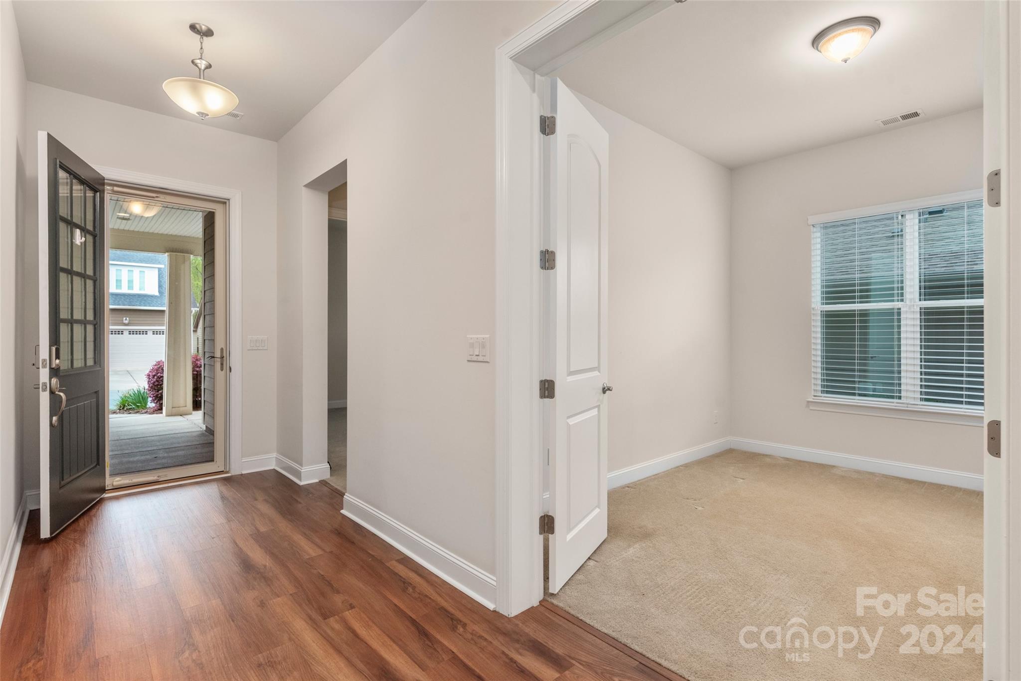 4727 Looking Glass Trail