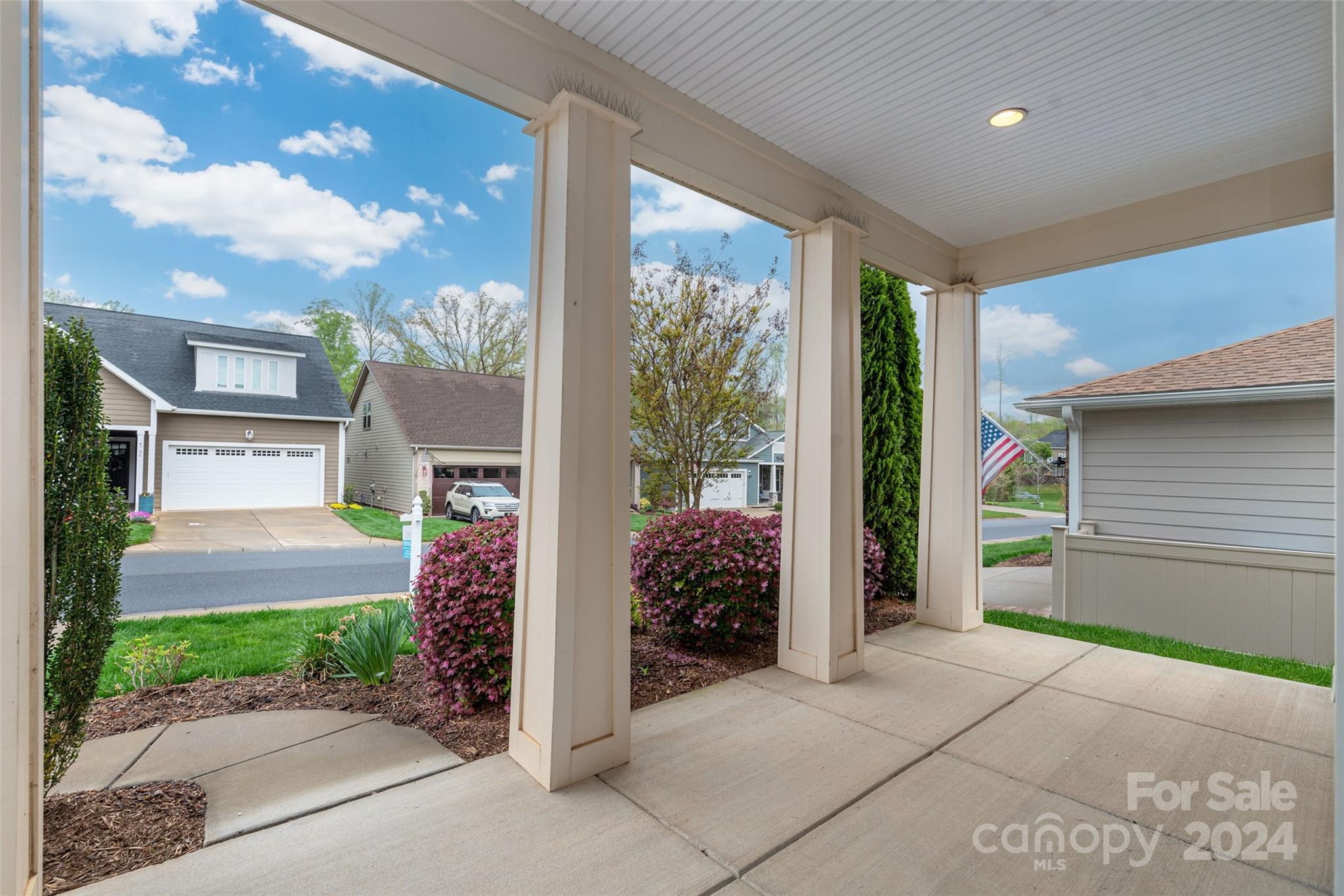 4727 Looking Glass Trail