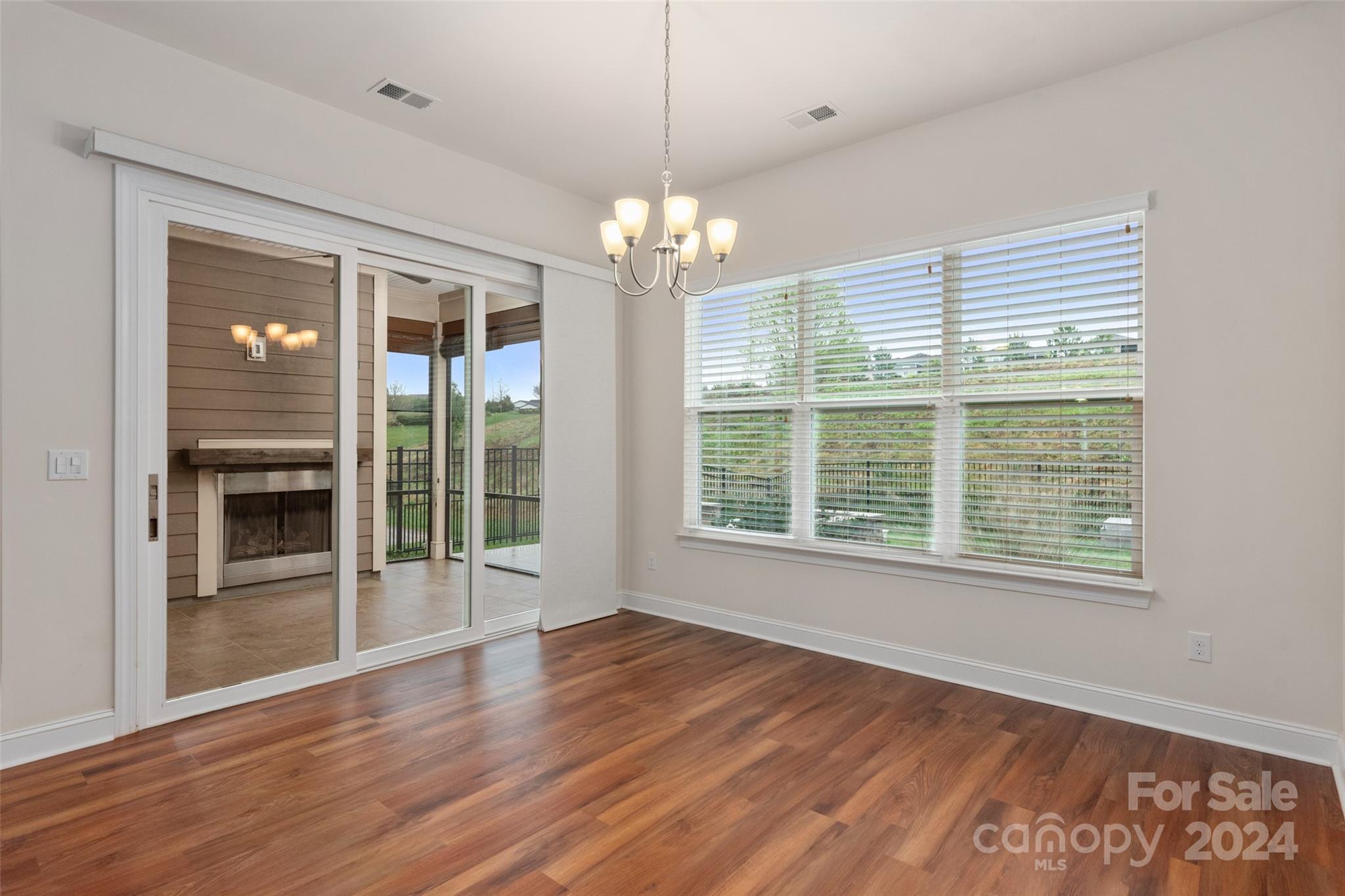 4727 Looking Glass Trail