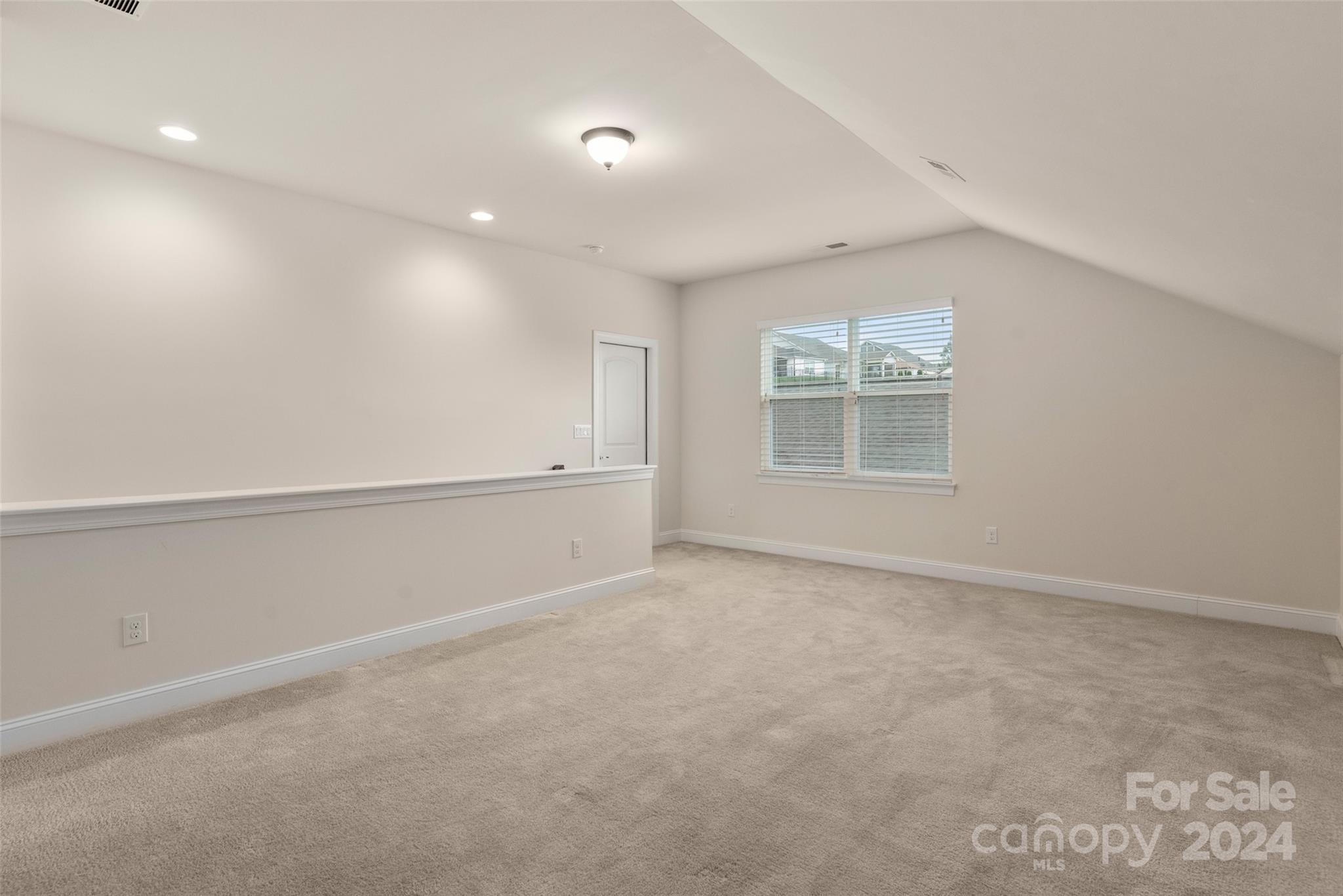 4727 Looking Glass Trail