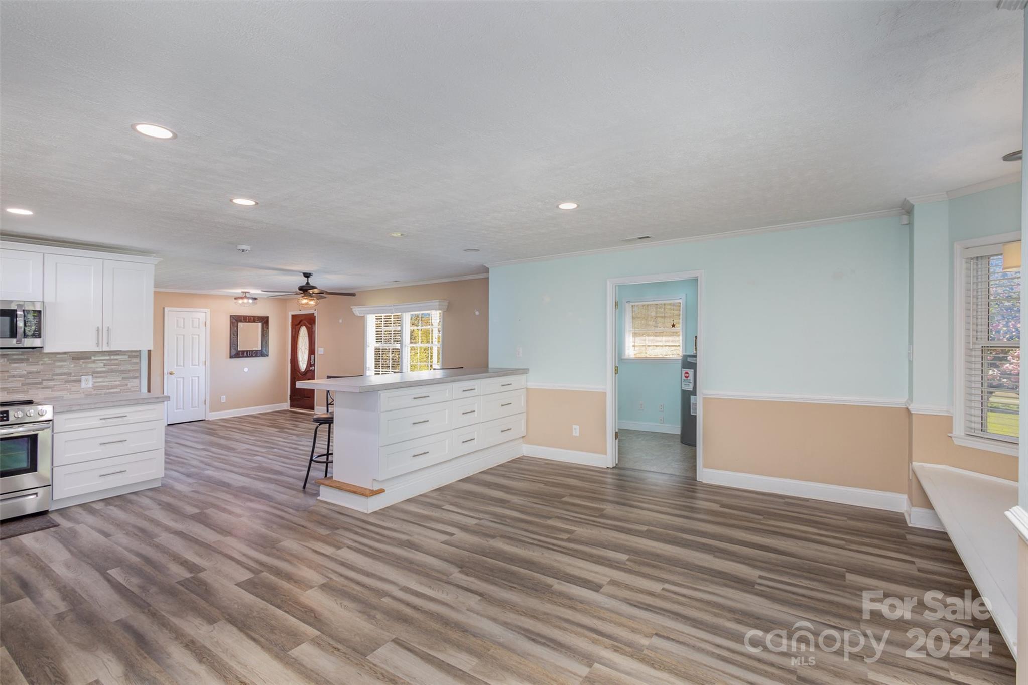 4725 Club View Drive