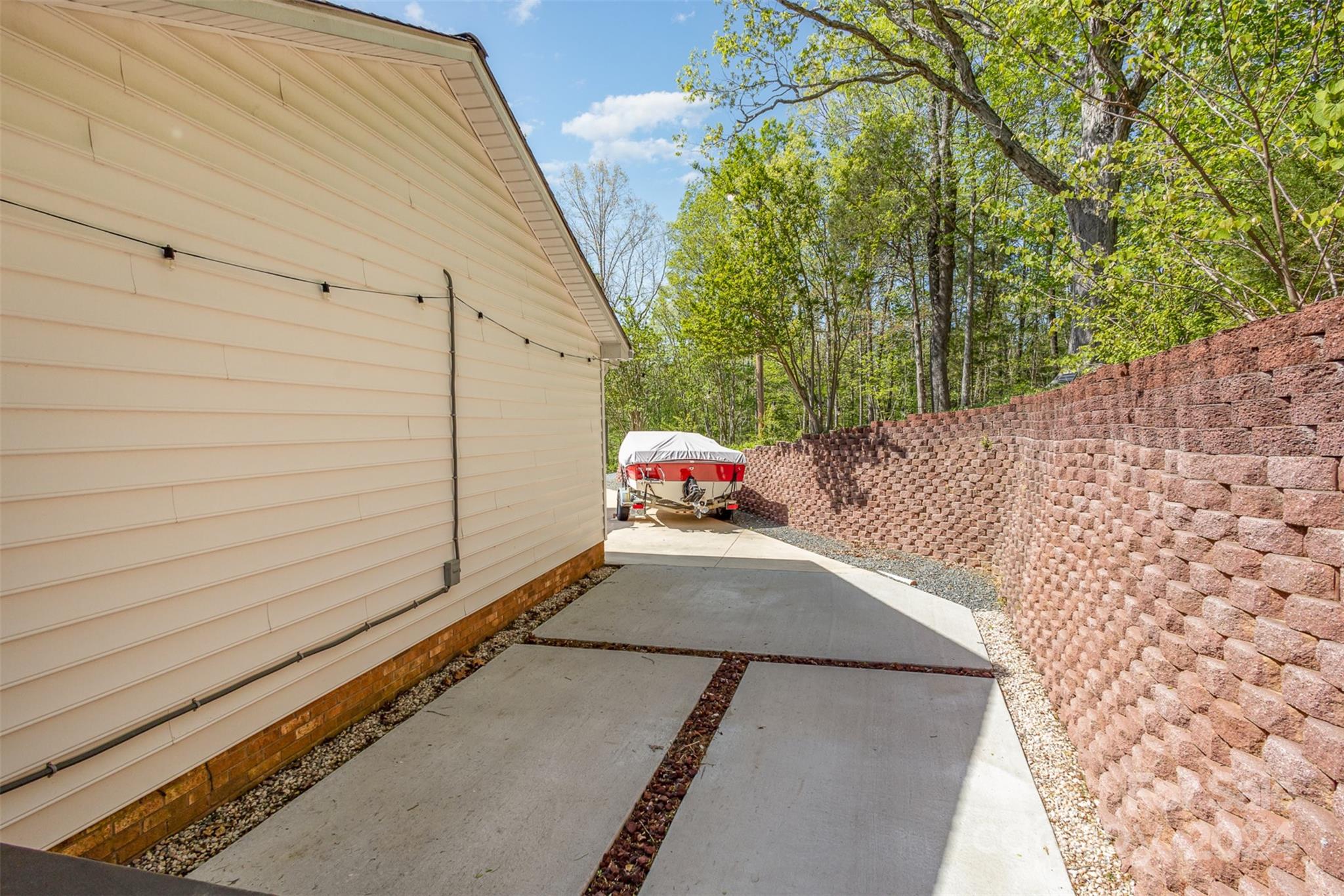 4725 Club View Drive