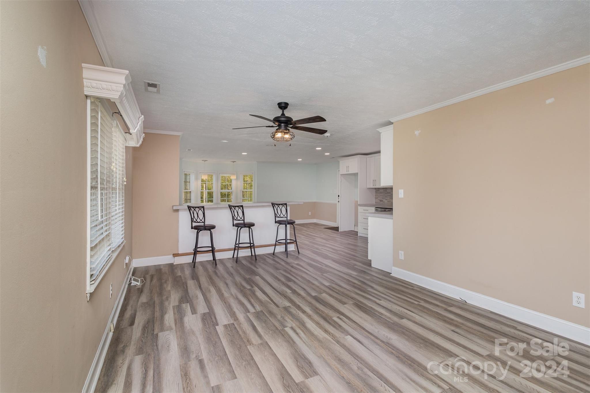 4725 Club View Drive