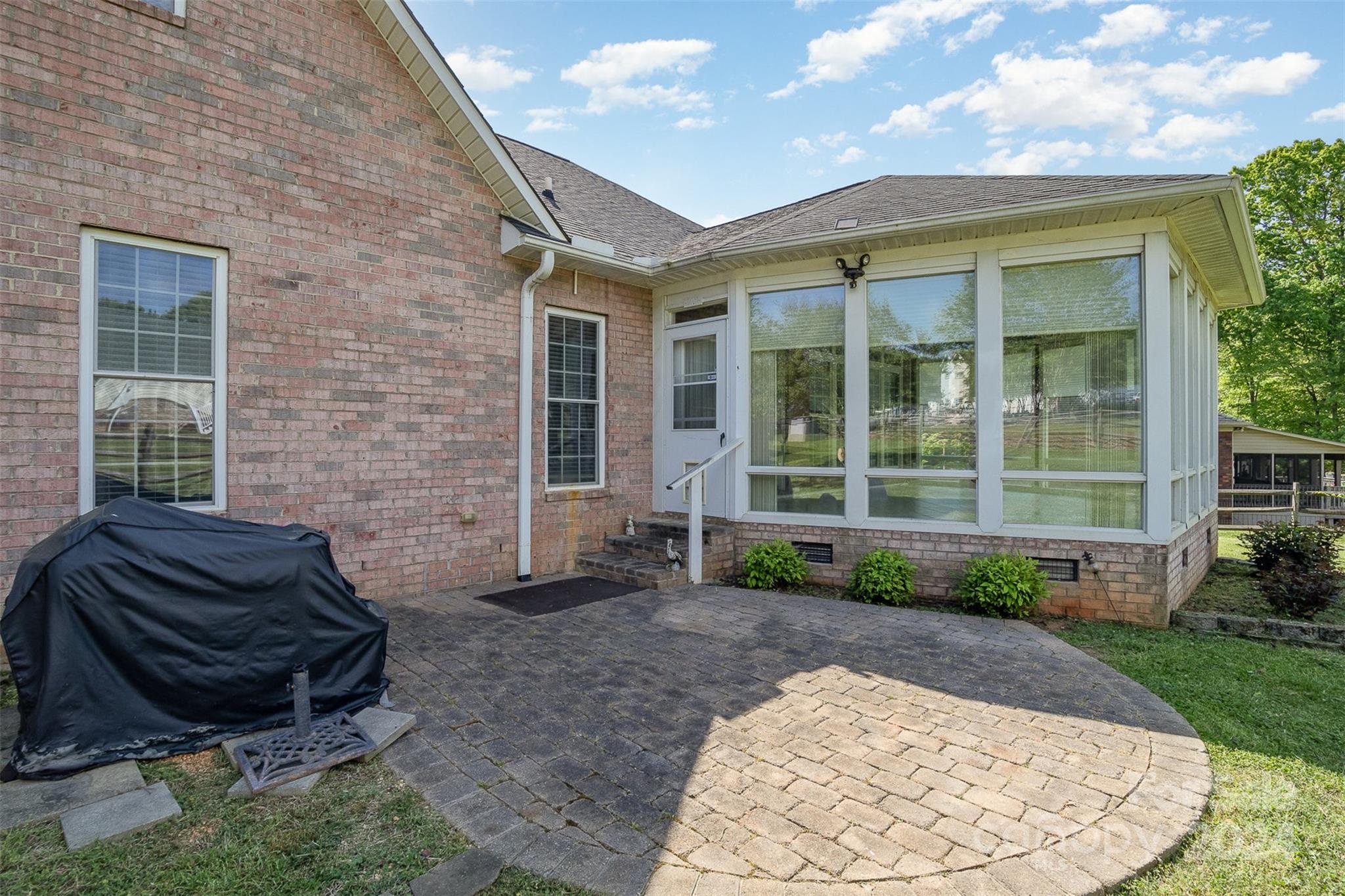 1150 Woodfield Drive