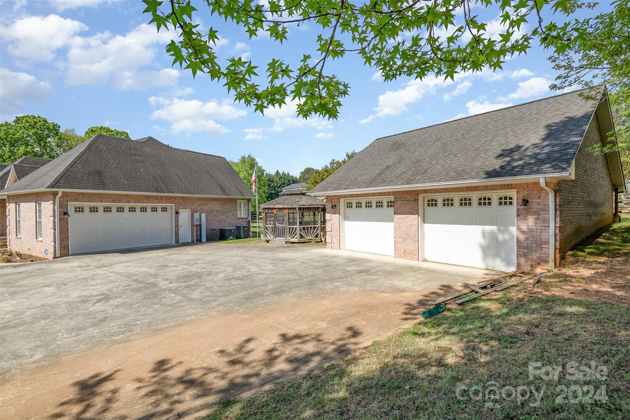 1150 Woodfield Drive