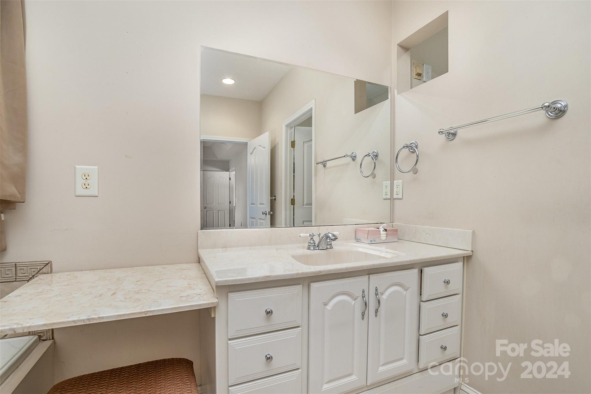 1150 Woodfield Drive