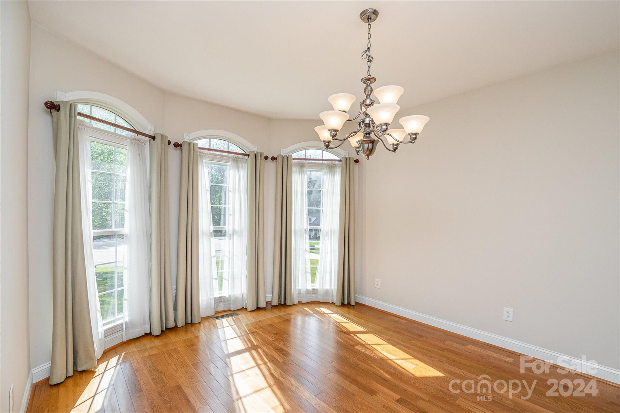 1150 Woodfield Drive