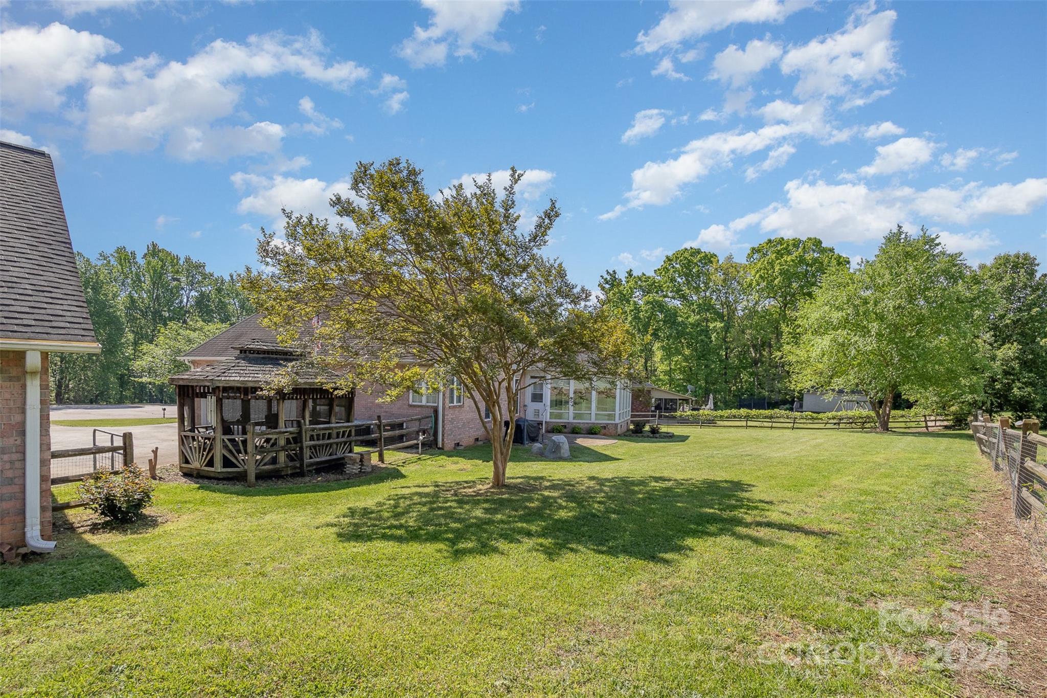 1150 Woodfield Drive