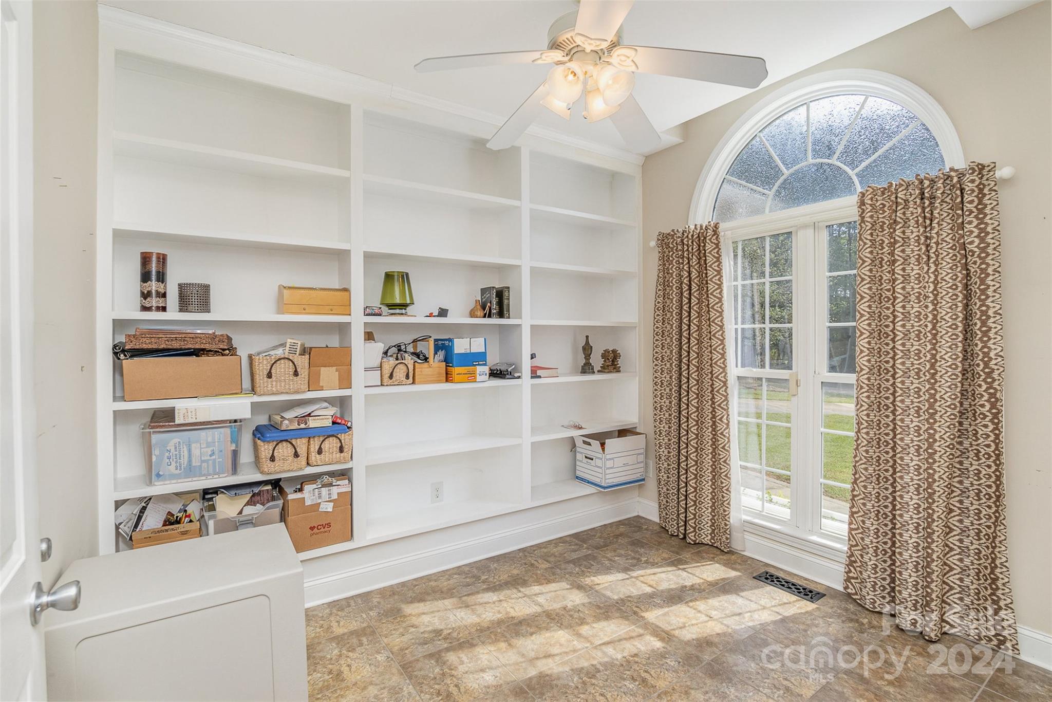 1150 Woodfield Drive