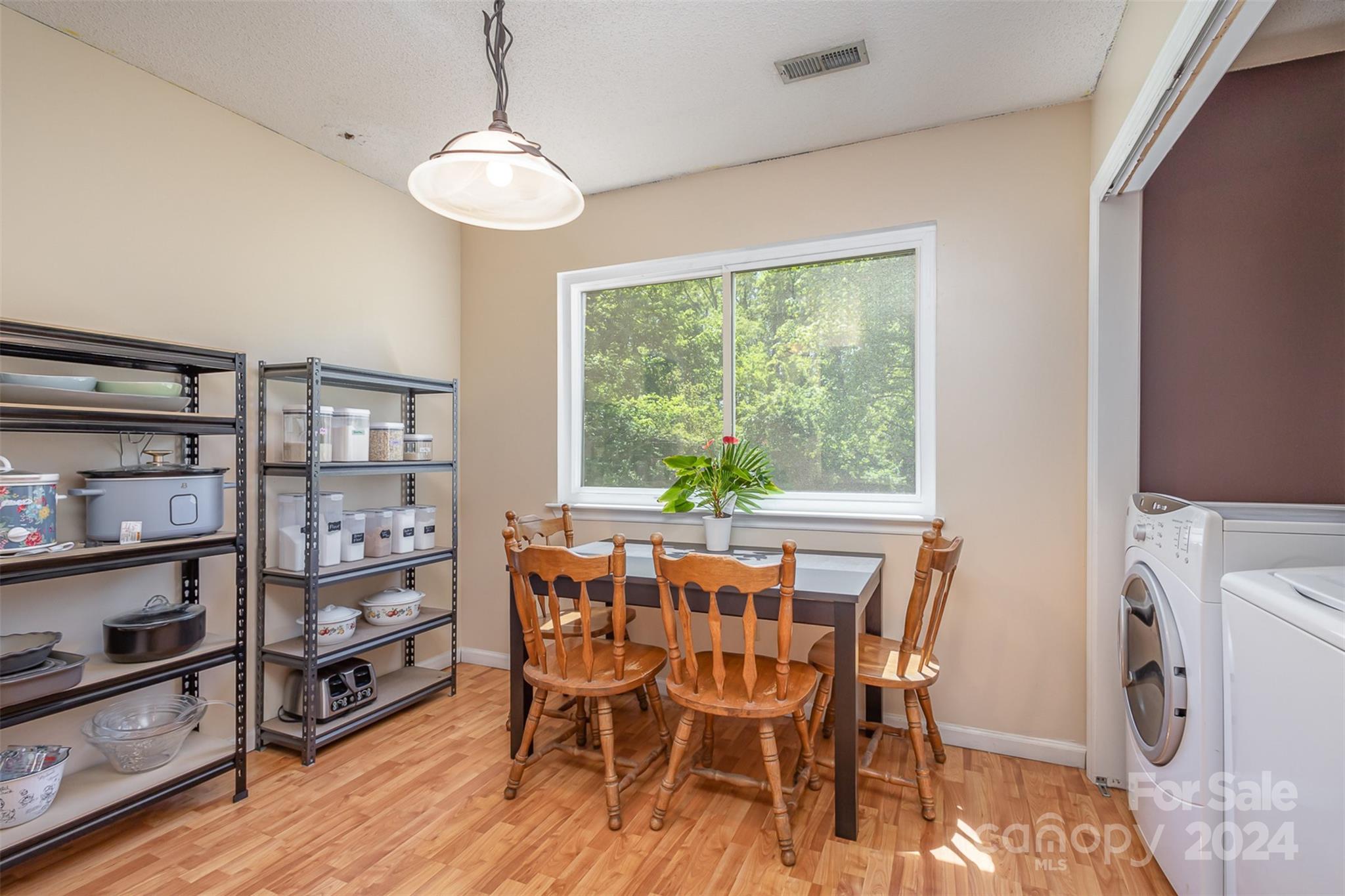 2114 Hedgelawn Drive