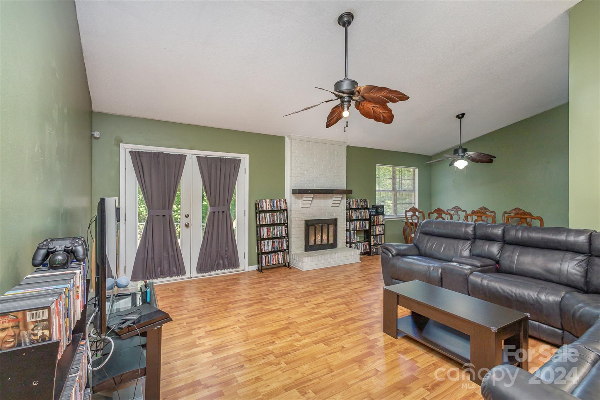 2114 Hedgelawn Drive