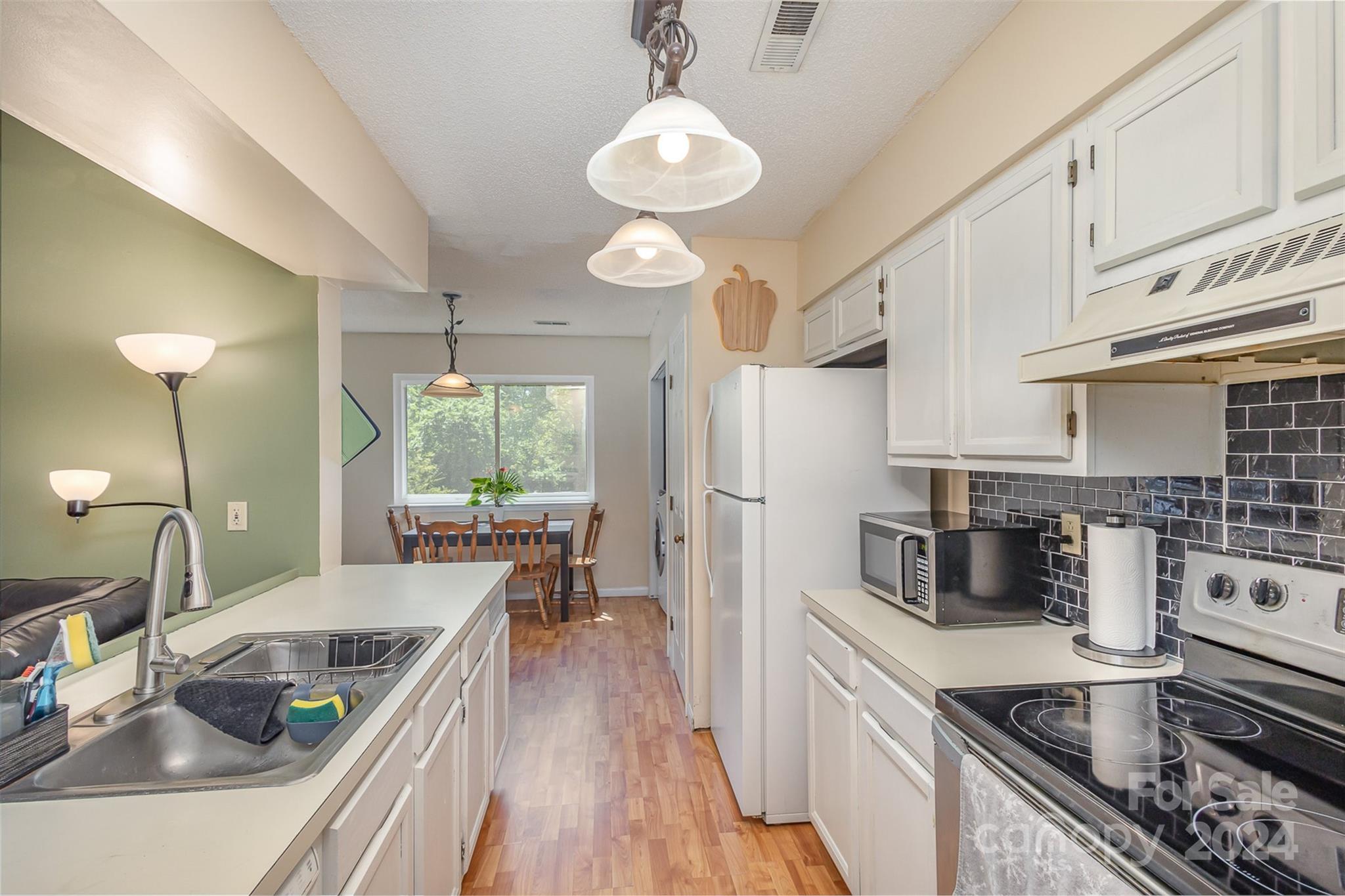 2114 Hedgelawn Drive