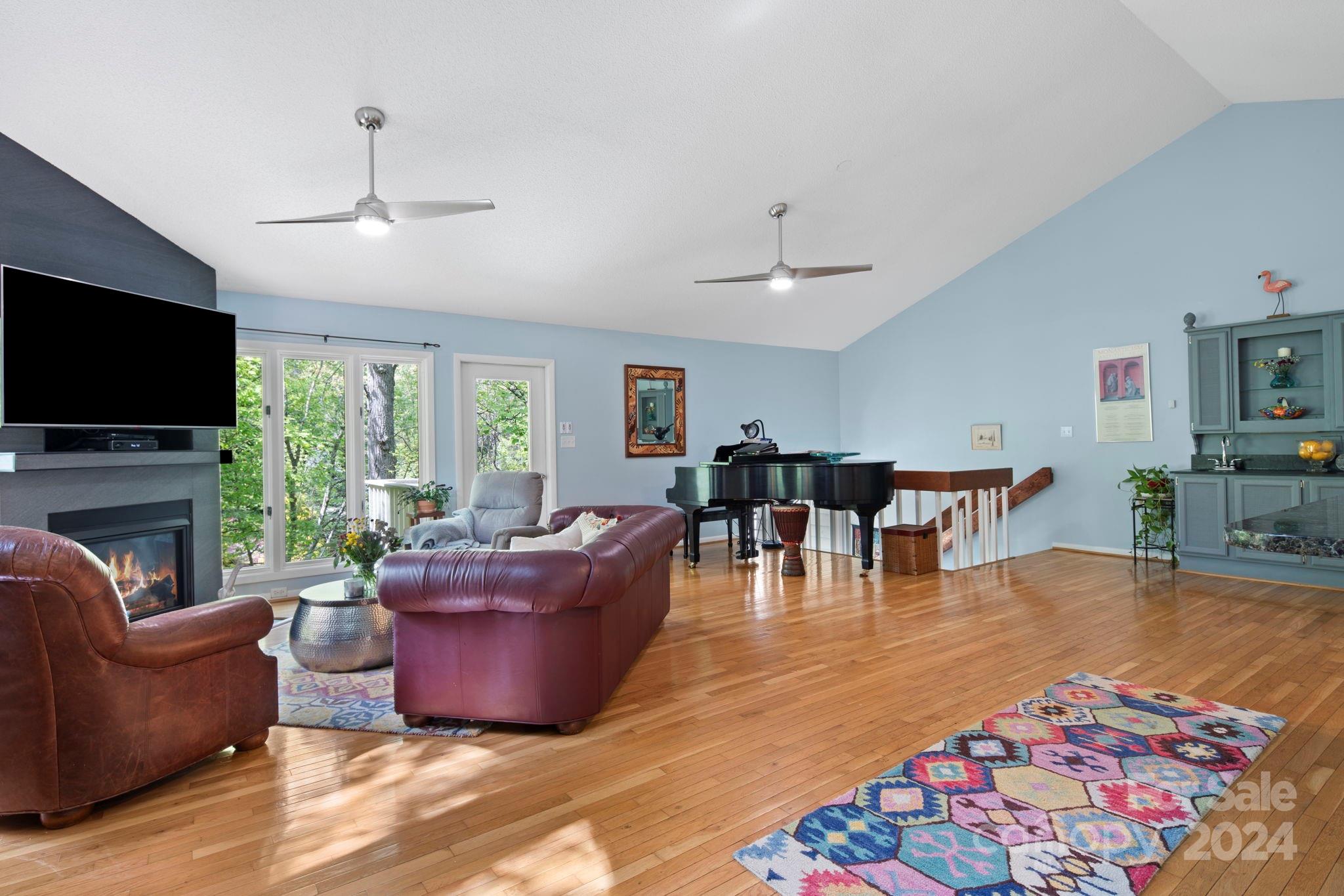 180 Robinhood Road Unit: 4