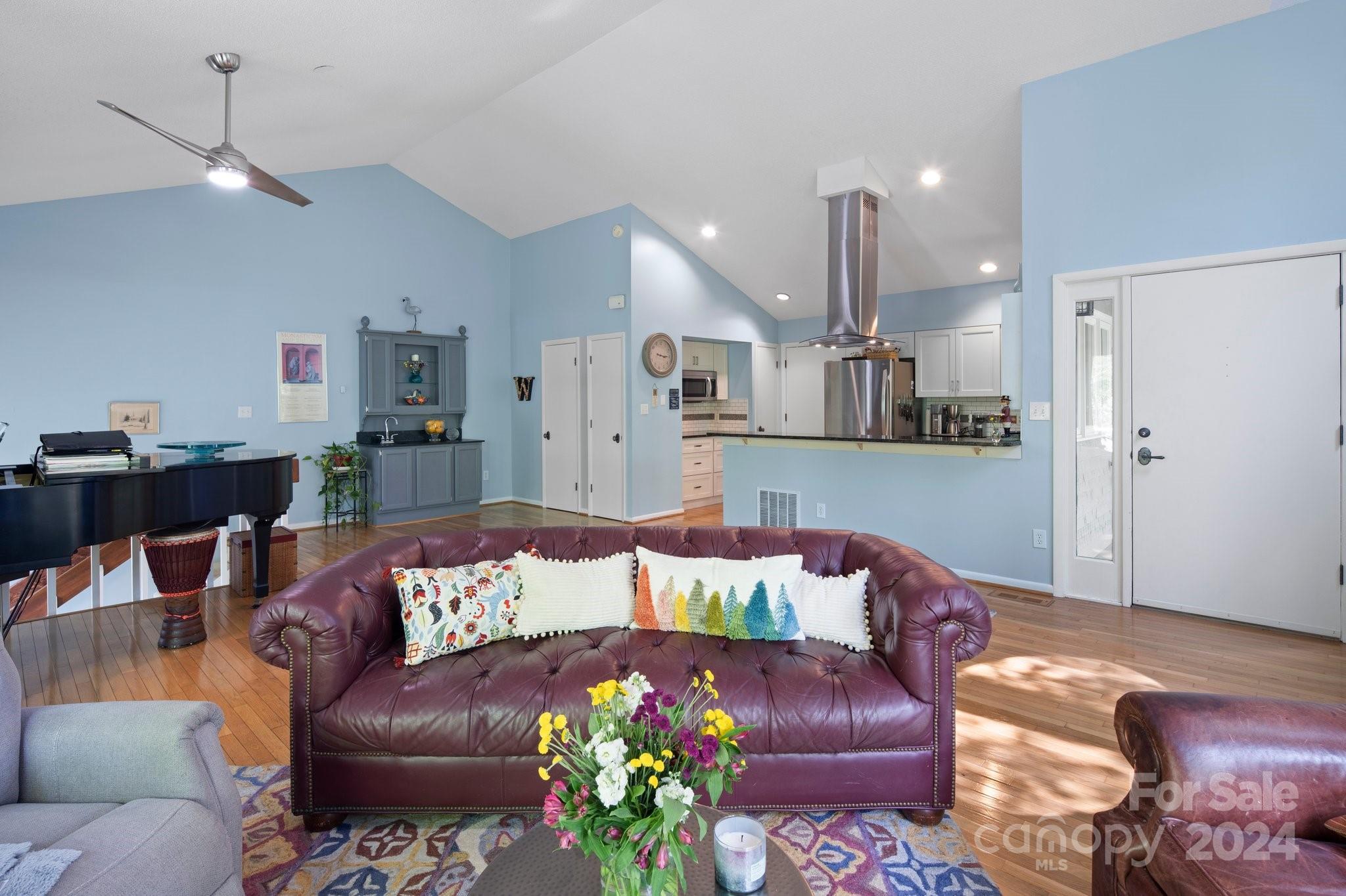 180 Robinhood Road Unit: 4