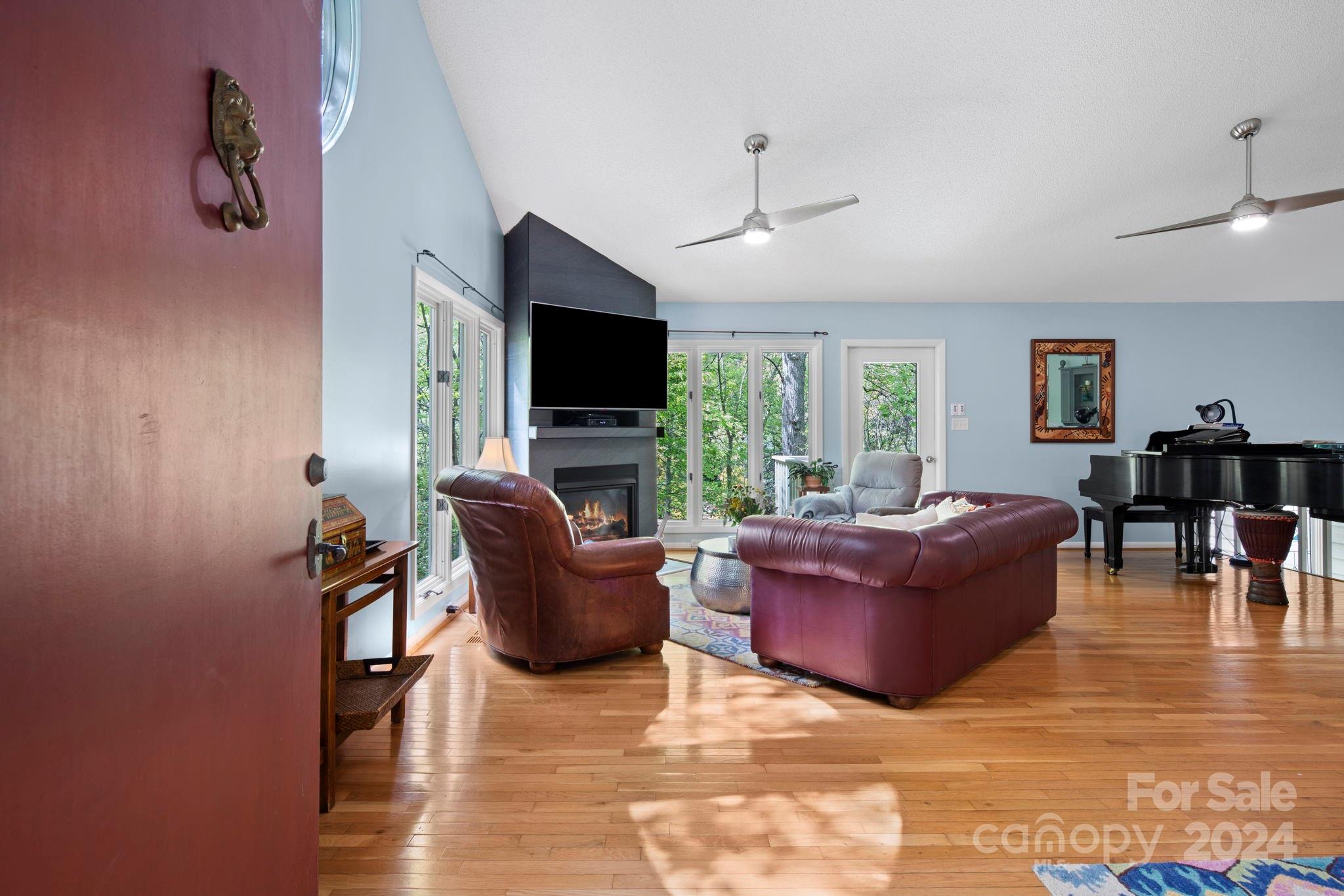 180 Robinhood Road Unit: 4