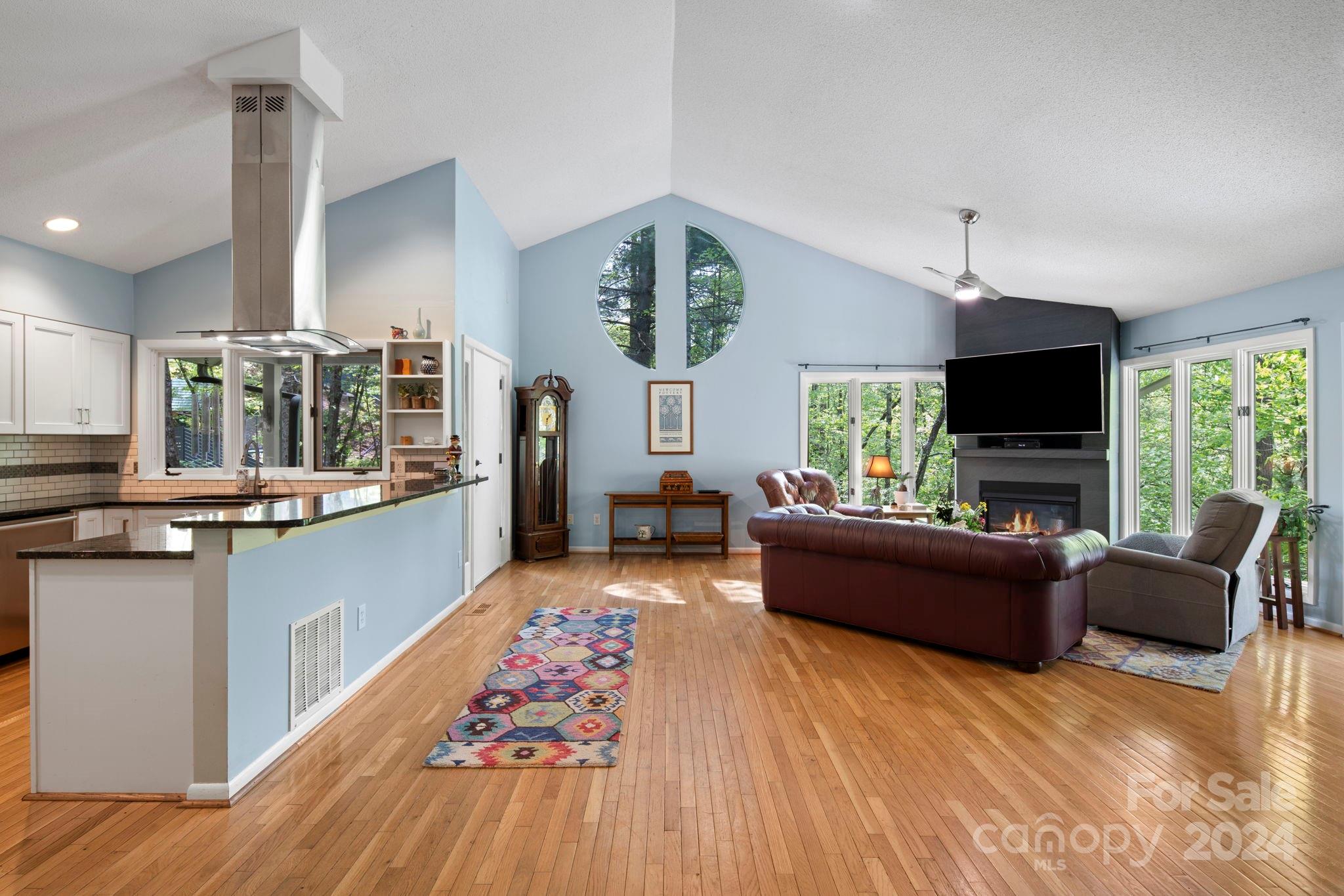 180 Robinhood Road Unit: 4