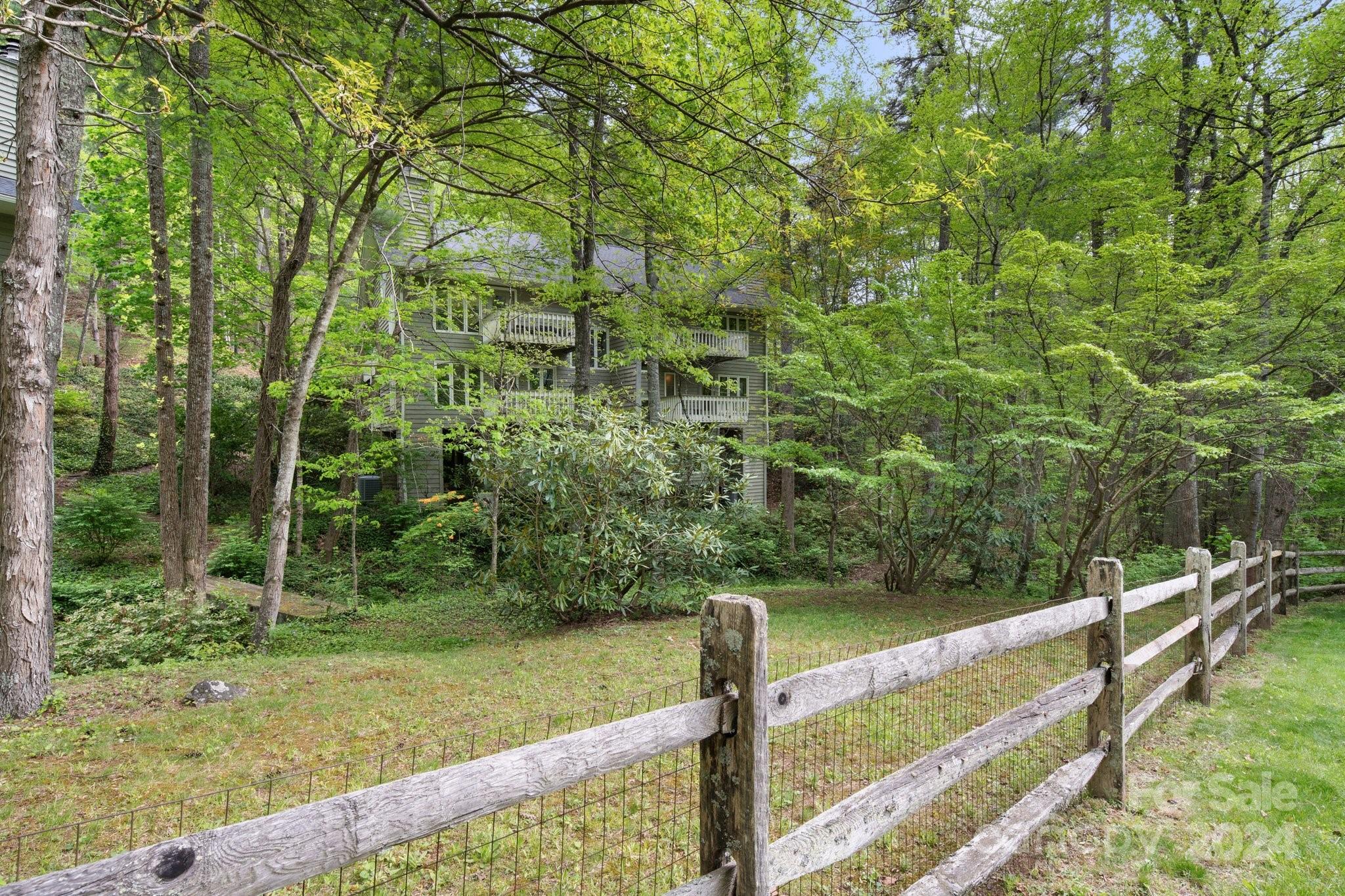 180 Robinhood Road Unit: 4