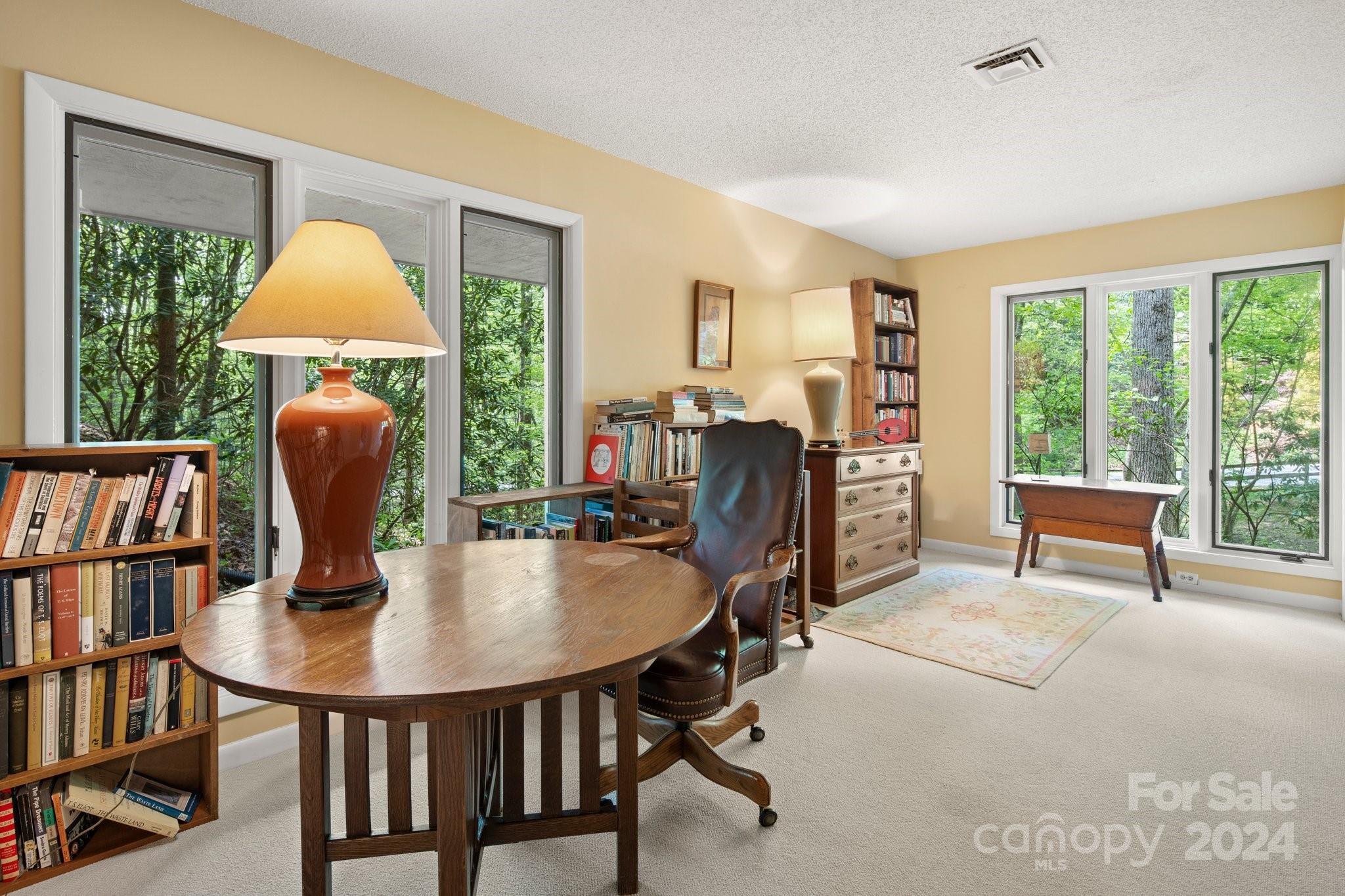 180 Robinhood Road Unit: 4