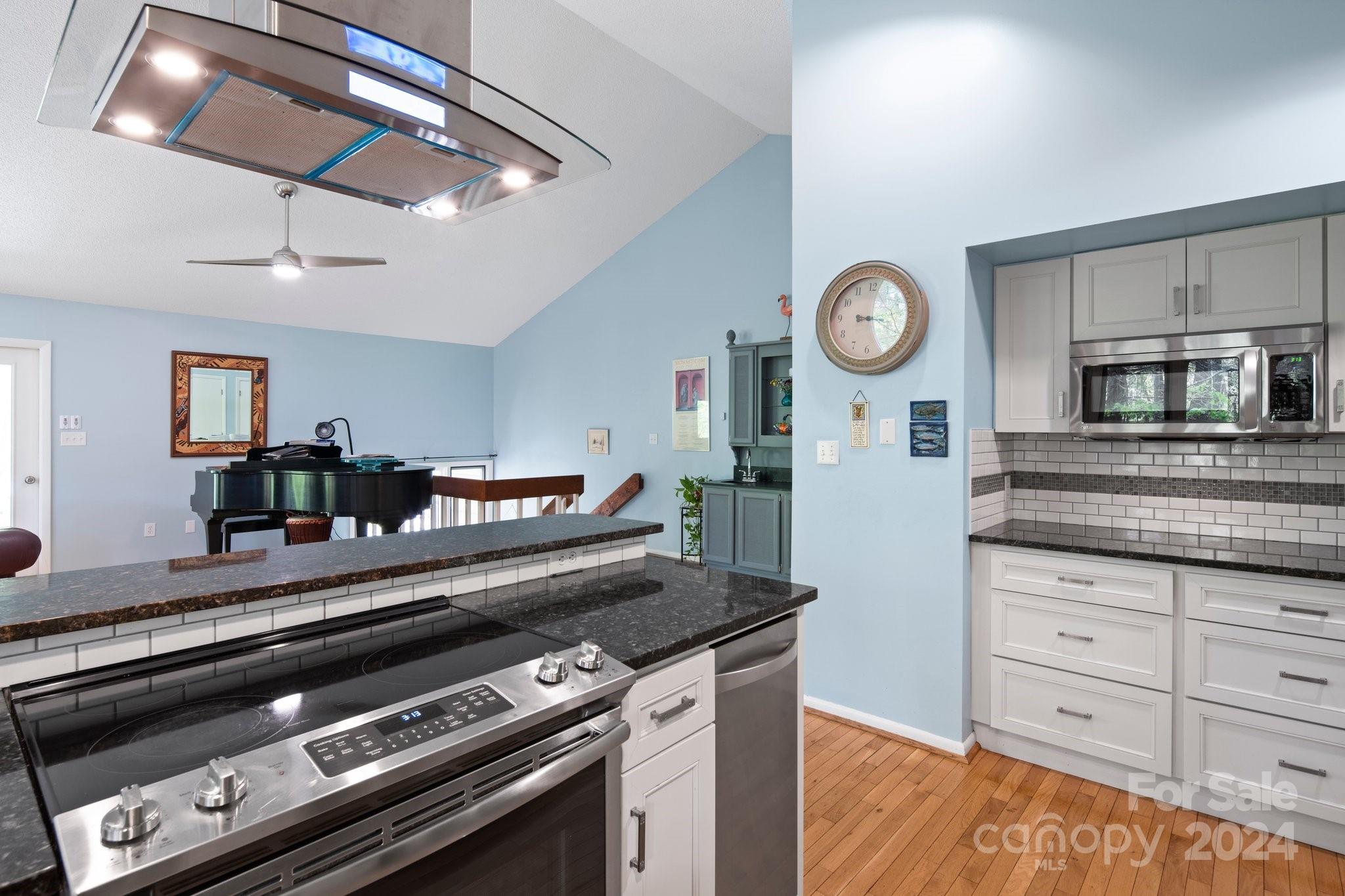 180 Robinhood Road Unit: 4