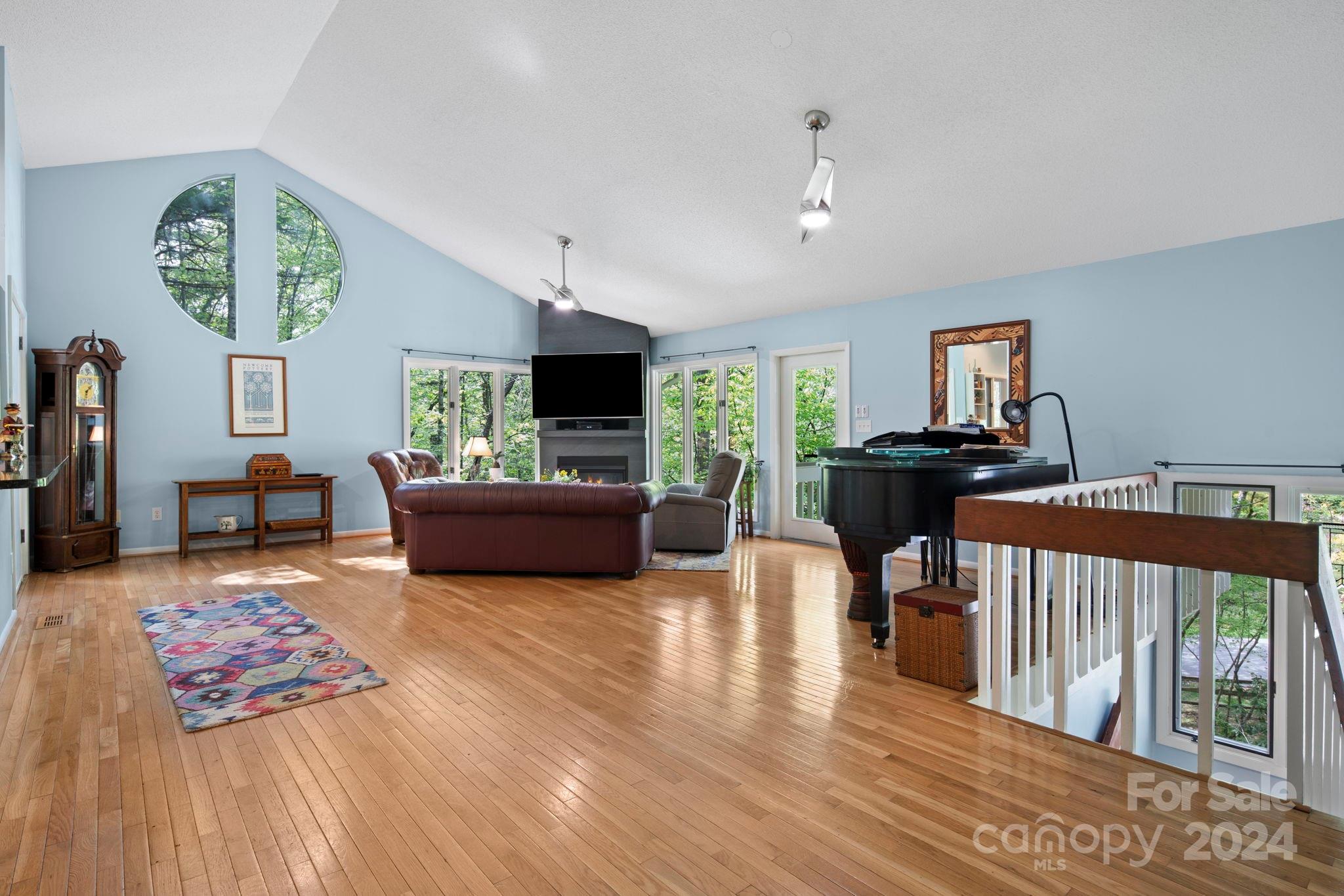 180 Robinhood Road Unit: 4