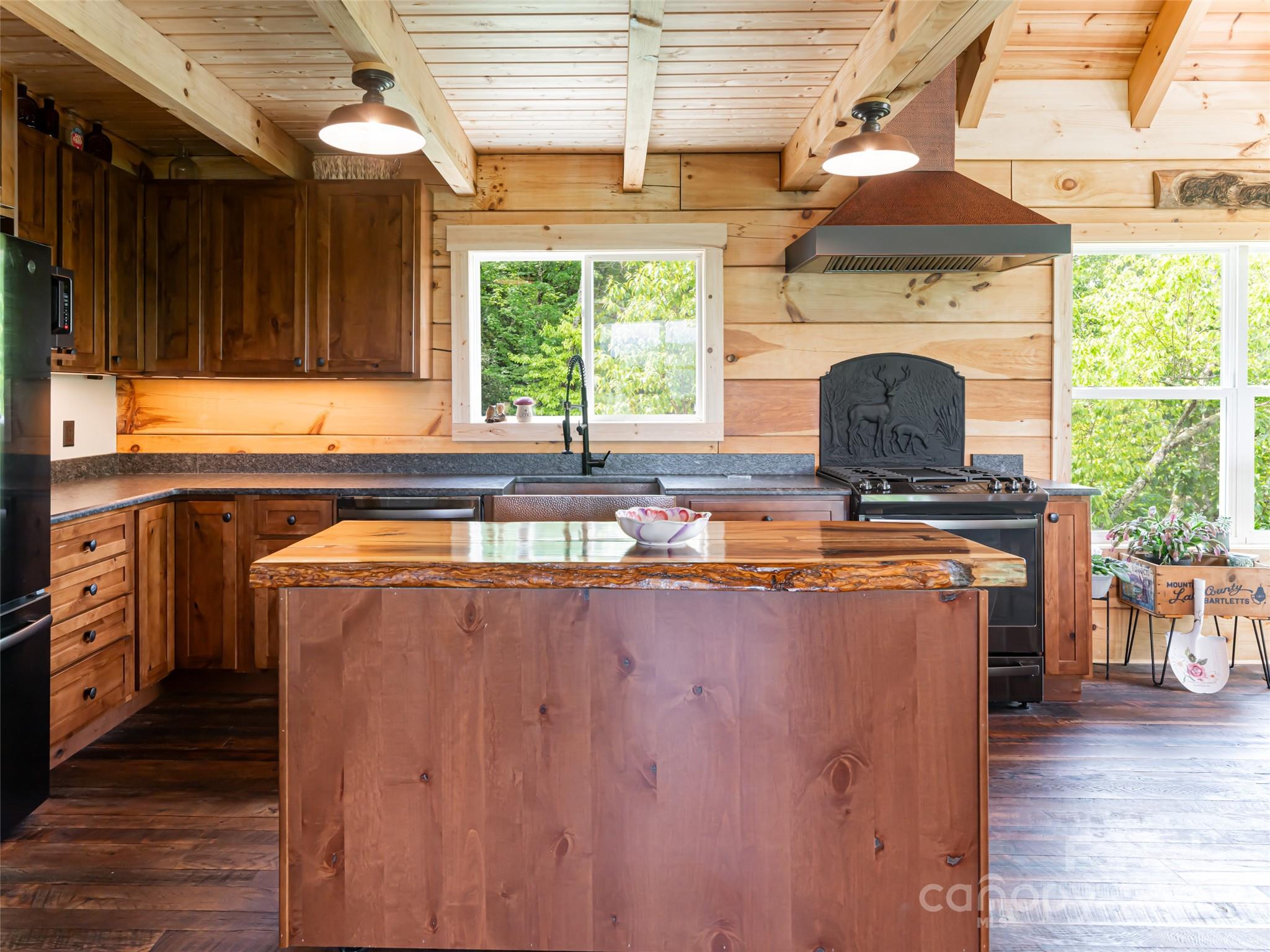 211 Sugar Creek Lane