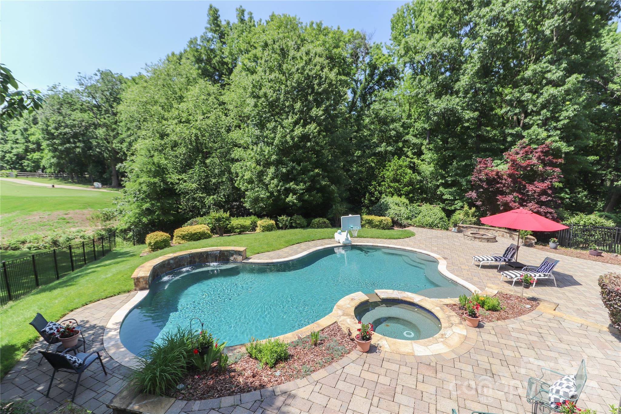 4915 Crownvista Drive