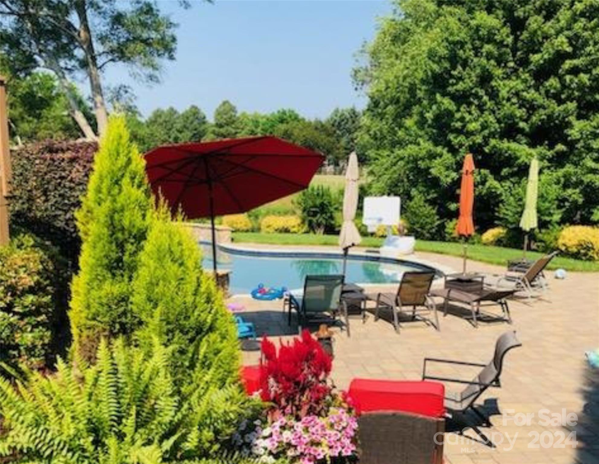 4915 Crownvista Drive