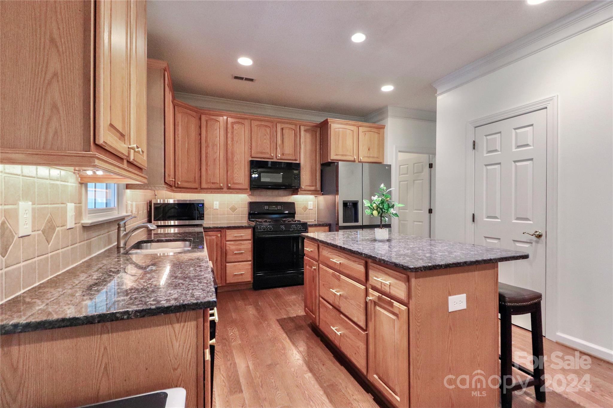 4915 Crownvista Drive