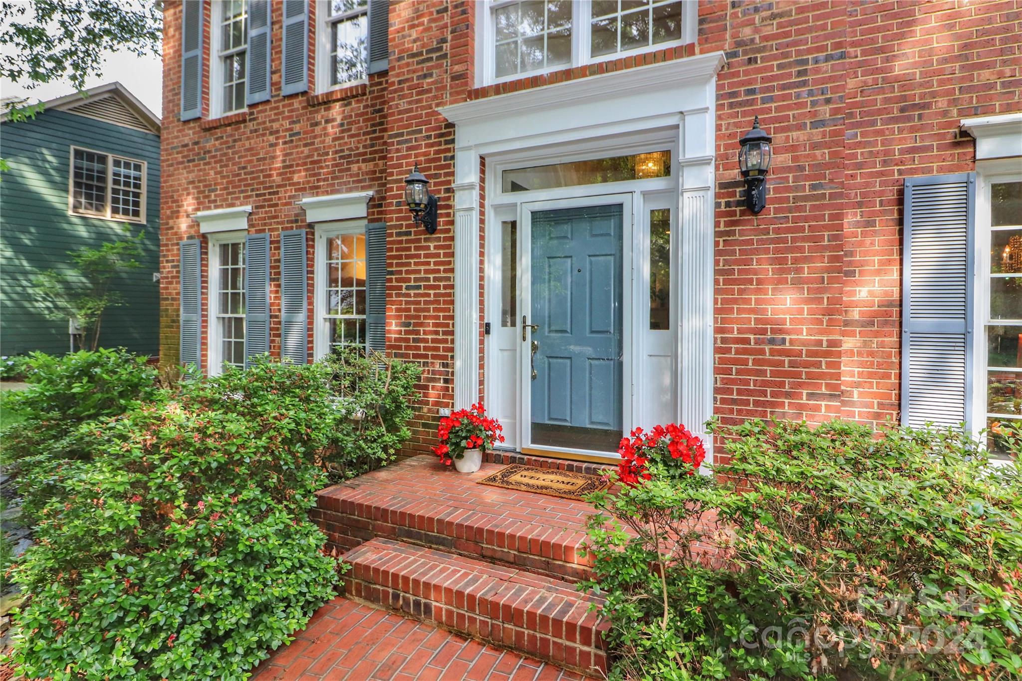 4915 Crownvista Drive