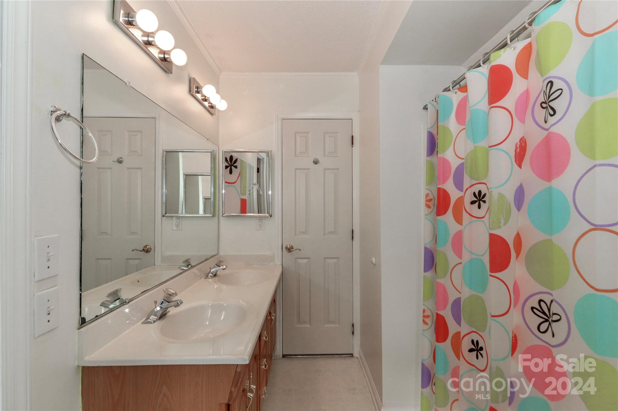 4915 Crownvista Drive