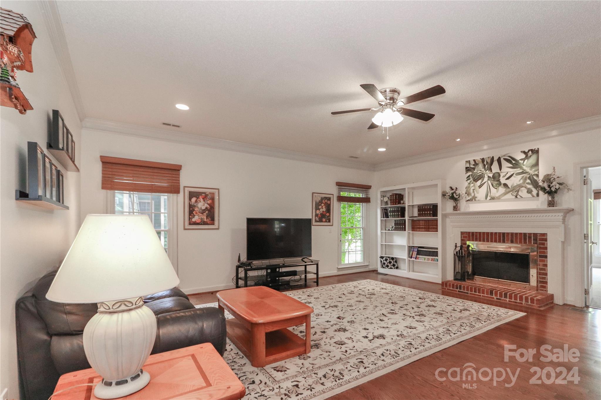 4915 Crownvista Drive