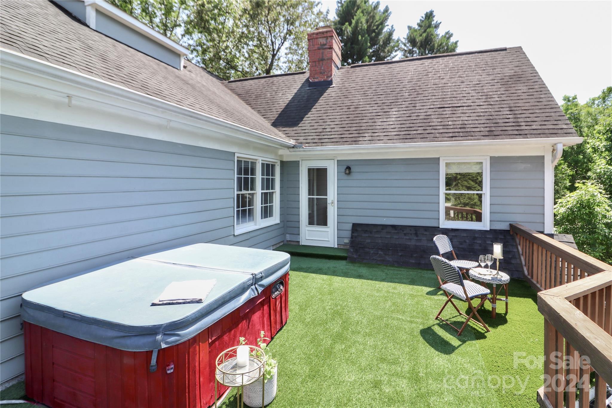 4915 Crownvista Drive