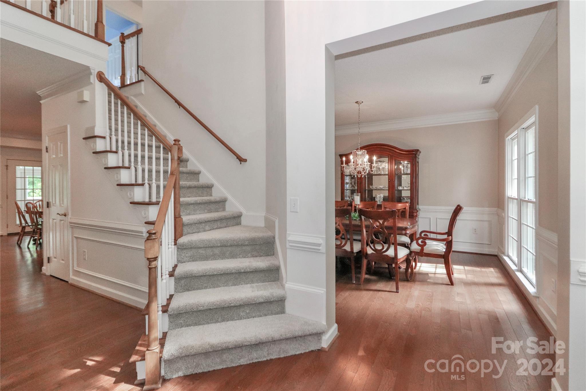 4915 Crownvista Drive