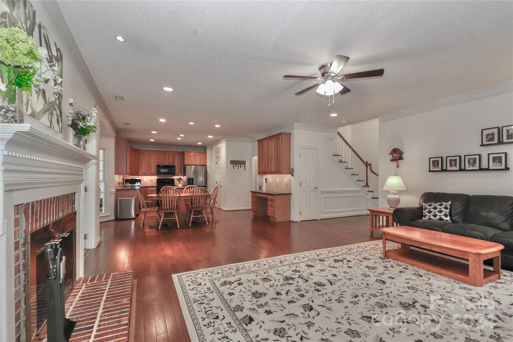 4915 Crownvista Drive